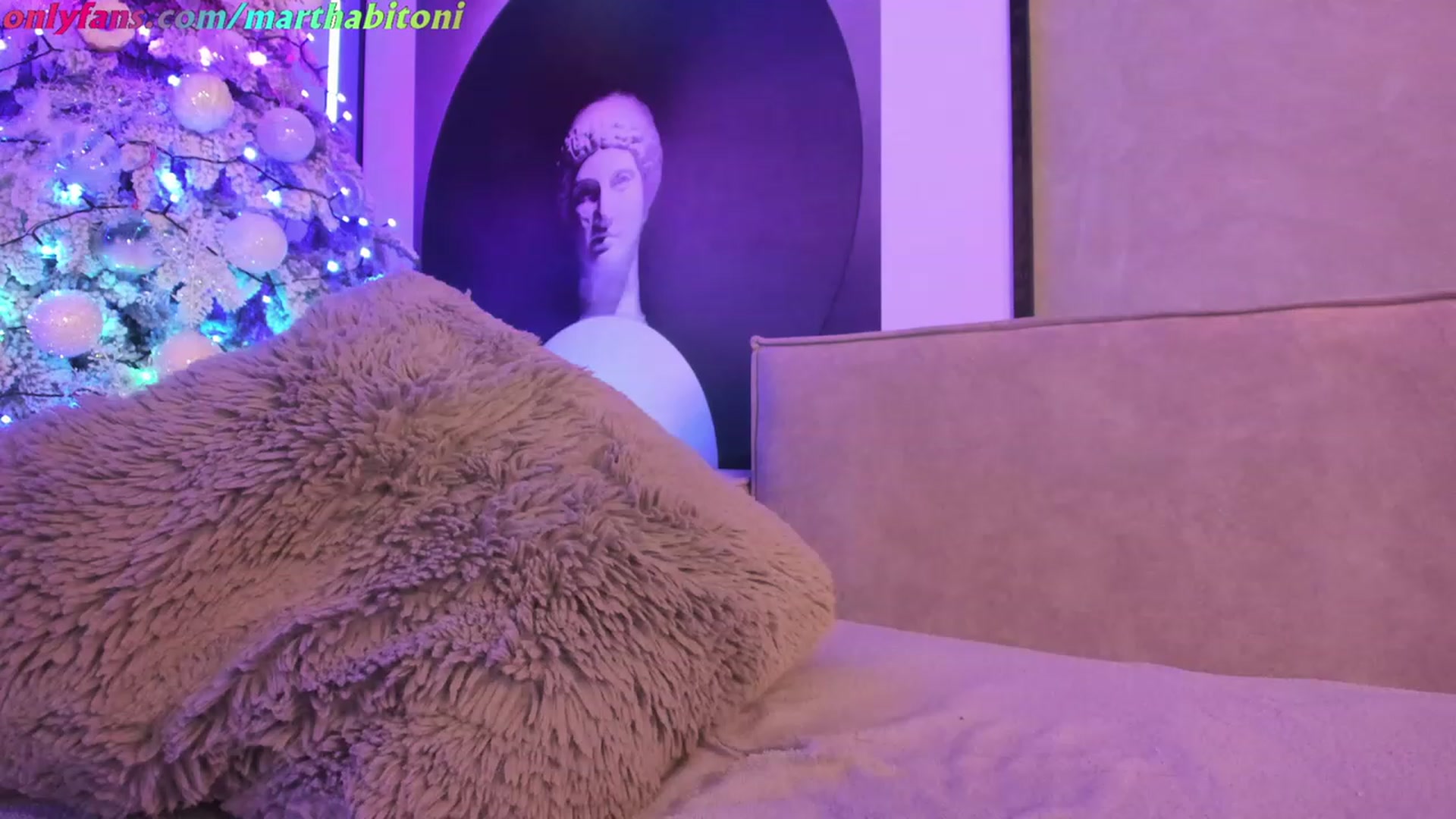 Gallery image thumbnail from YourCuteKitty's myfreecams stream on, 11/19/2022, 05:16 image 18 of 20