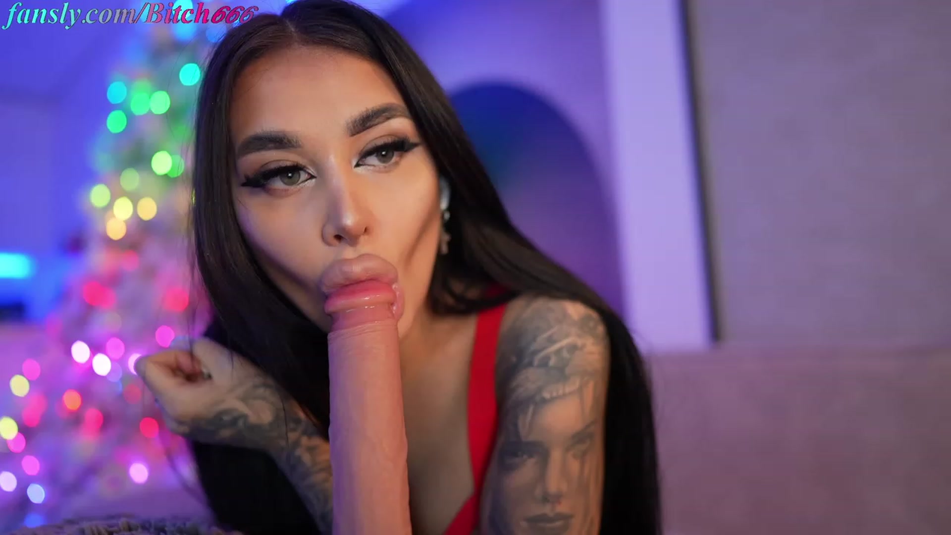 Gallery image thumbnail from YourCuteKitty's myfreecams stream on, 11/24/2022, 03:54 image 6 of 20