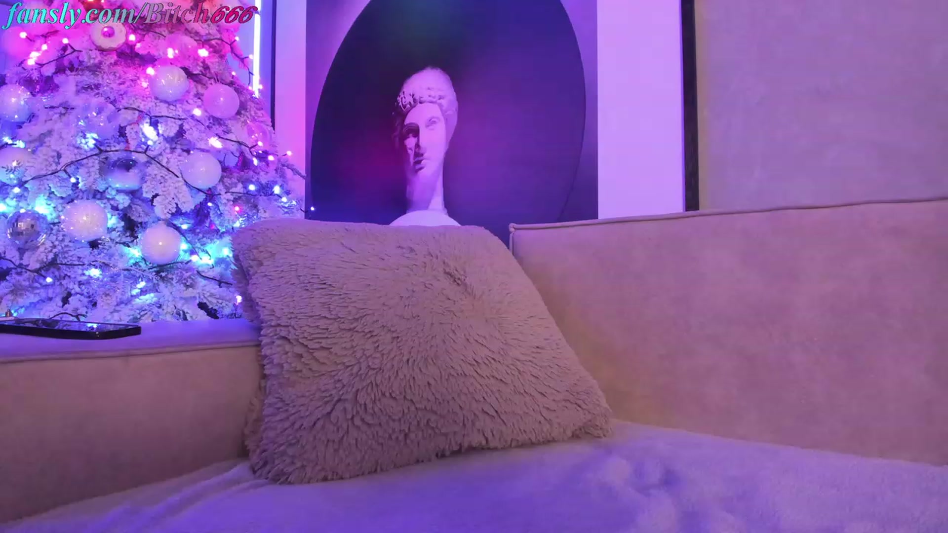 Gallery image thumbnail from YourCuteKitty's myfreecams stream on, 11/28/2022, 08:04 image 2 of 20