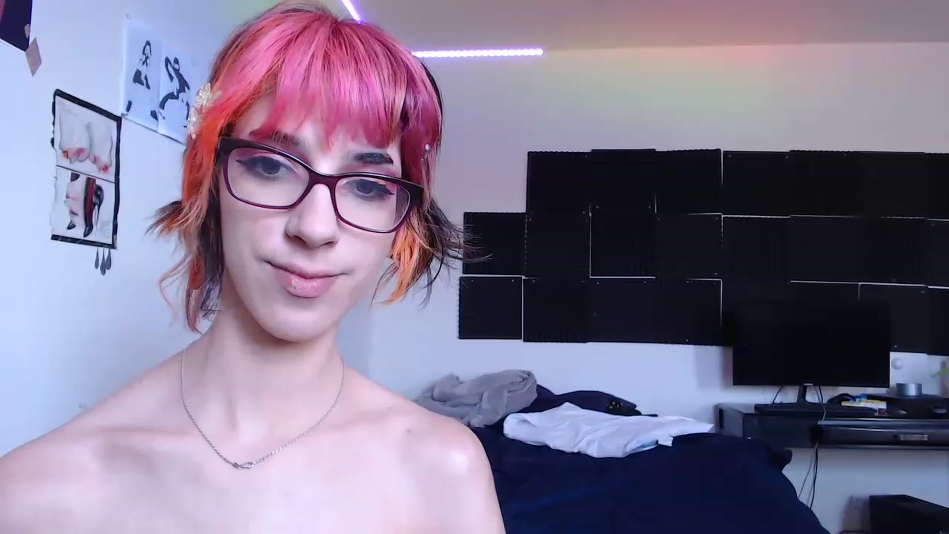 Gallery image thumbnail from YourDayydream's myfreecams stream on, 03/27/2023, 16:32 image 9 of 20