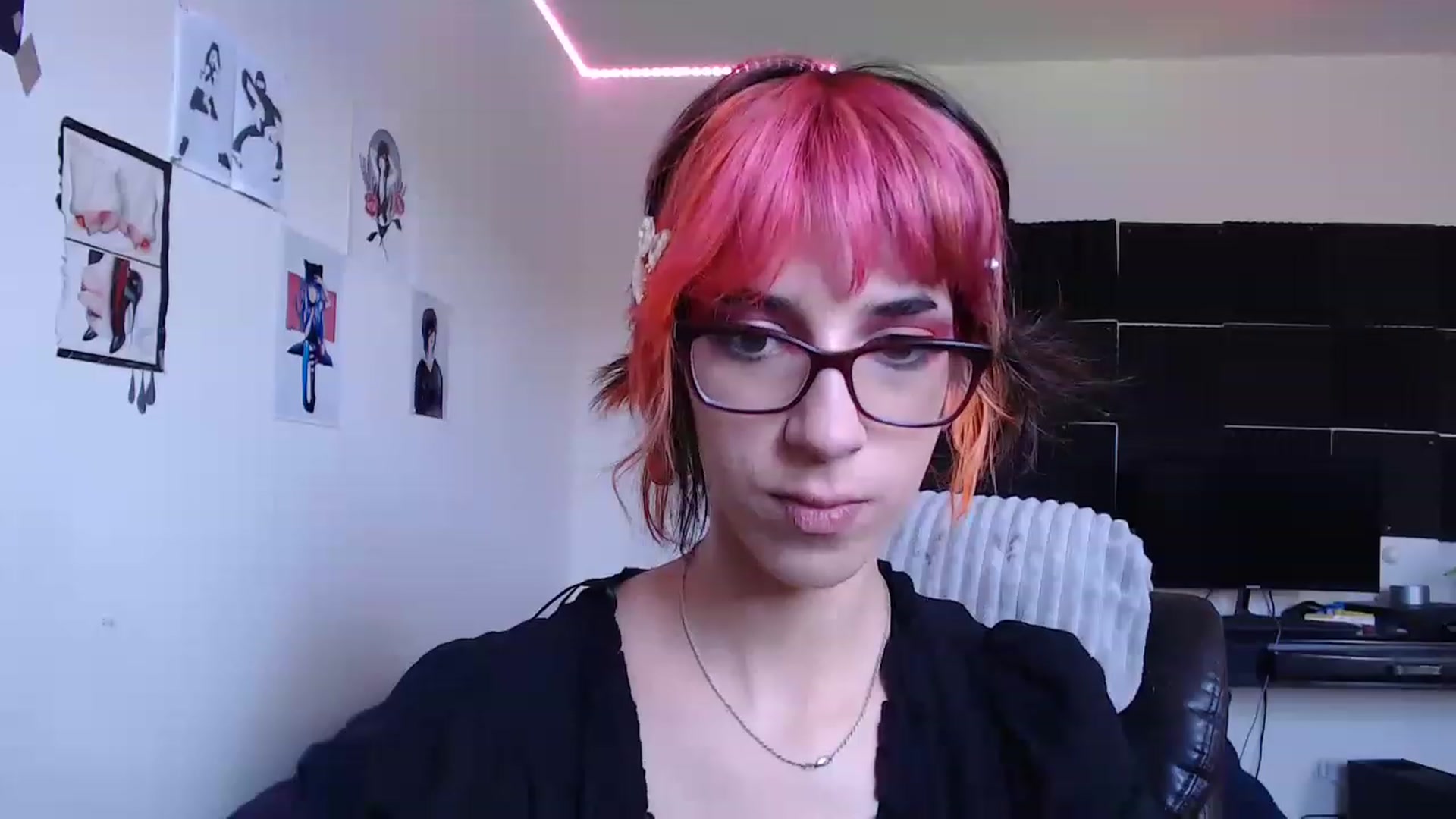 Gallery image thumbnail from YourDayydream's myfreecams stream on, 03/27/2023, 16:32 image 5 of 20