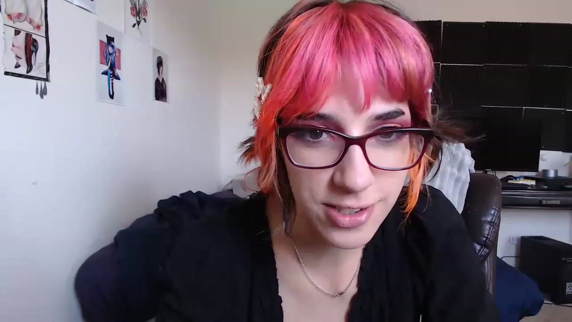 Gallery image thumbnail from YourDayydream's myfreecams stream on, 03/27/2023, 16:32 image 3 of 20