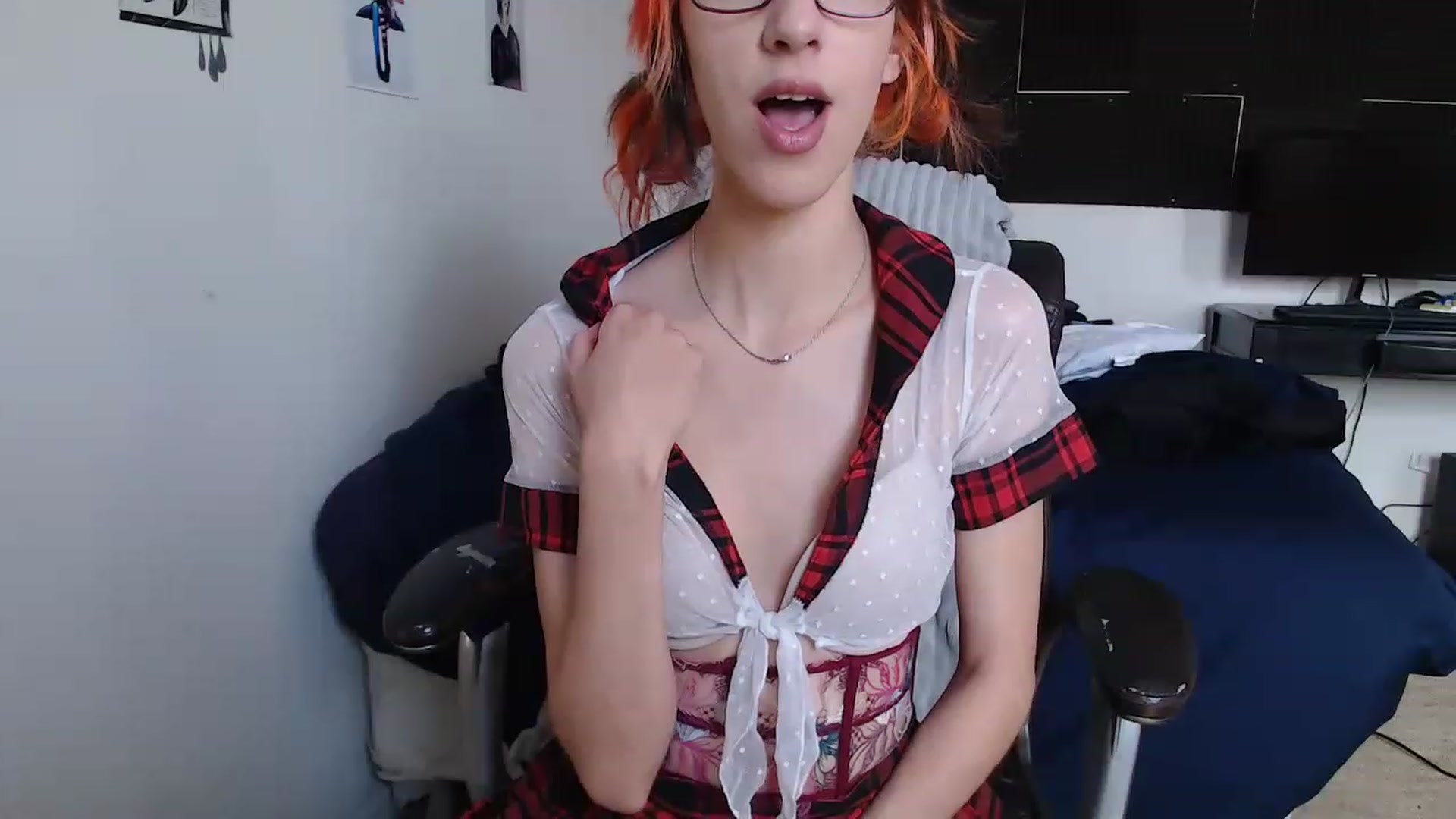 Gallery image thumbnail from YourDayydream's myfreecams stream on, 03/27/2023, 18:45 image 13 of 20
