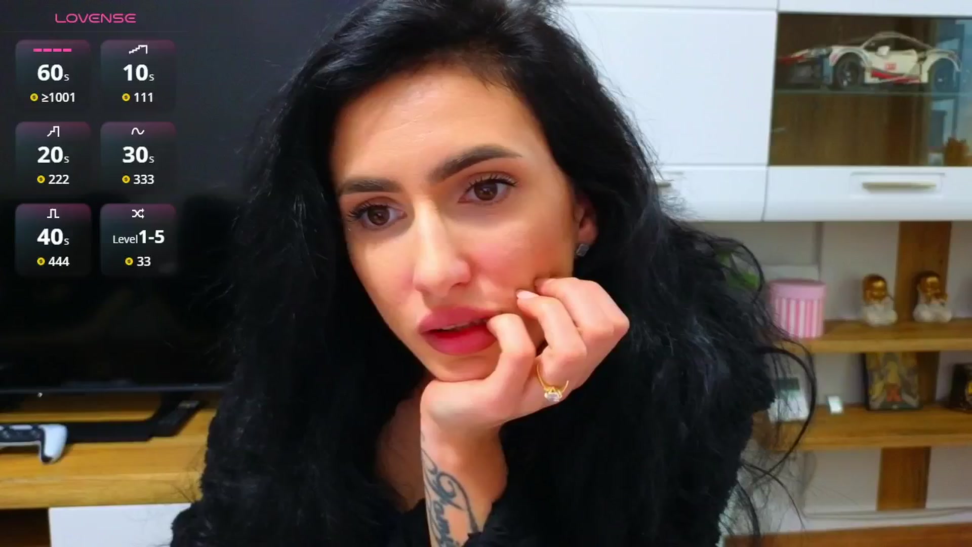 Gallery image thumbnail from YourDesiree_'s myfreecams stream on, 12/03/2025, 10:52 image 6 of 20