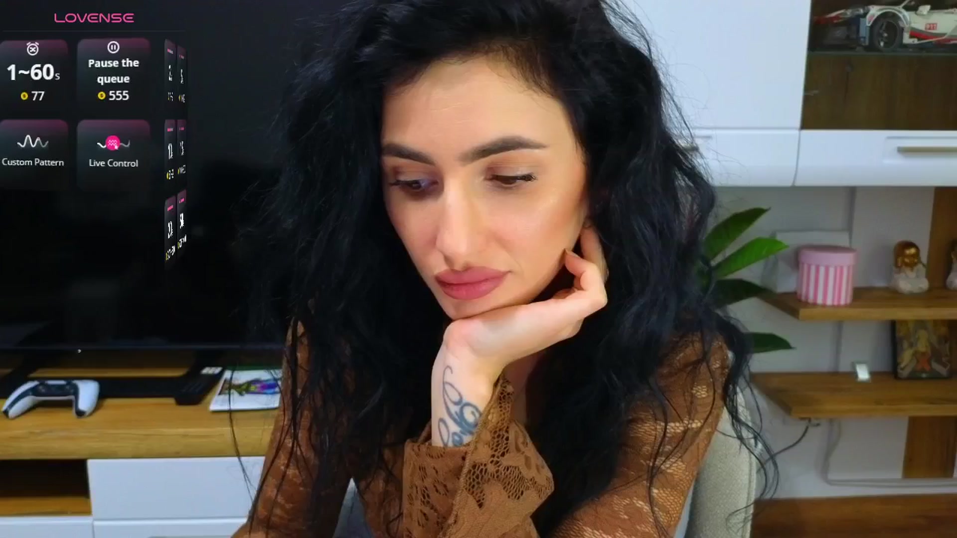 Gallery image thumbnail from YourDesiree_'s myfreecams stream on, 12/09/2025, 09:53 image 1 of 20