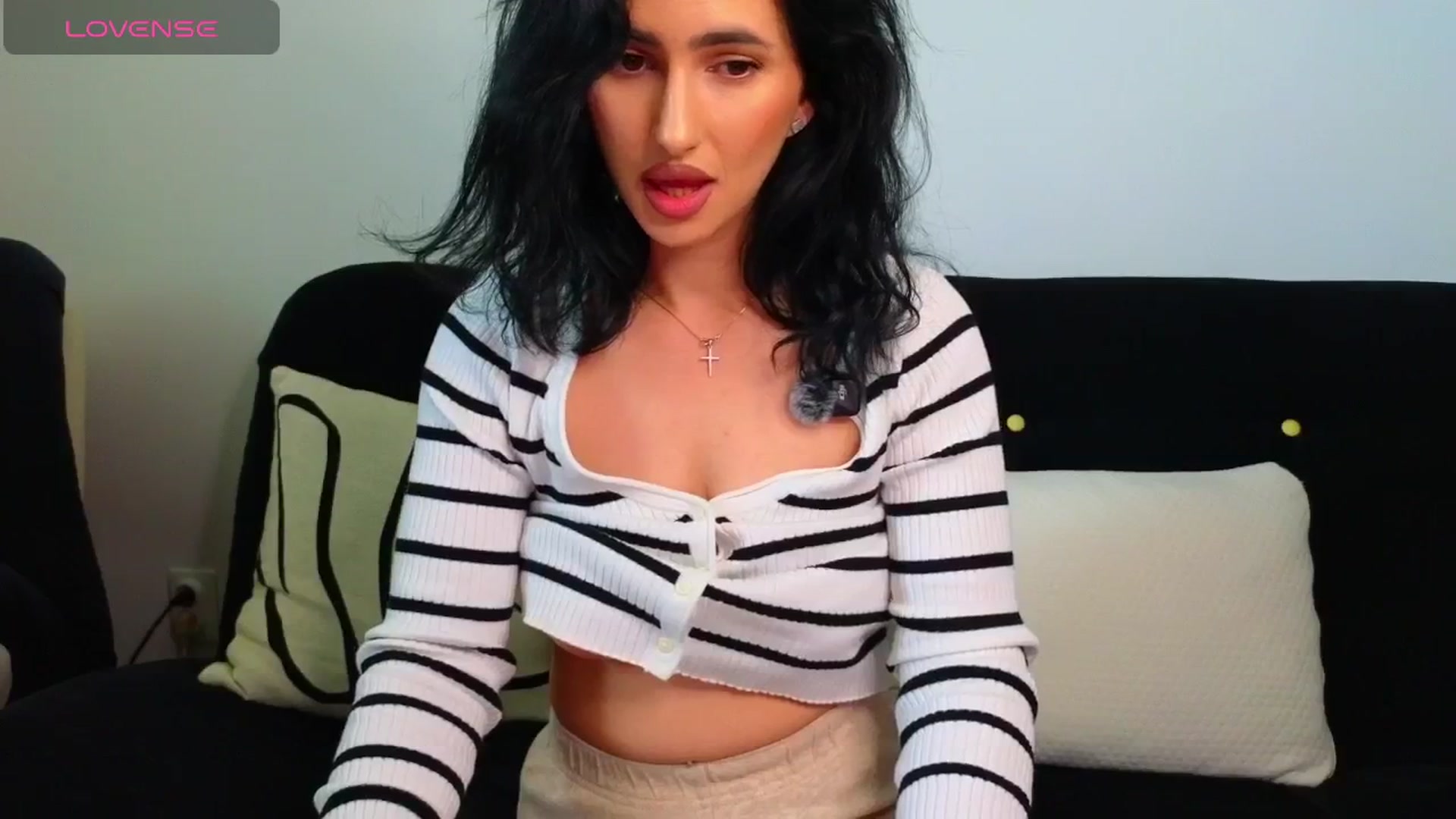 Gallery image thumbnail from YourDesiree_'s myfreecams stream on, 04/23/2026, 07:47 image 5 of 20