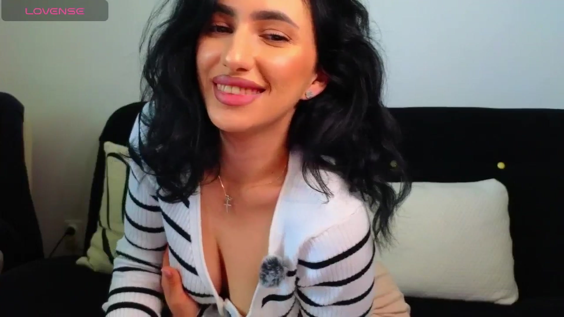 Gallery image thumbnail from YourDesiree_'s myfreecams stream on, 04/23/2026, 07:47 image 4 of 20