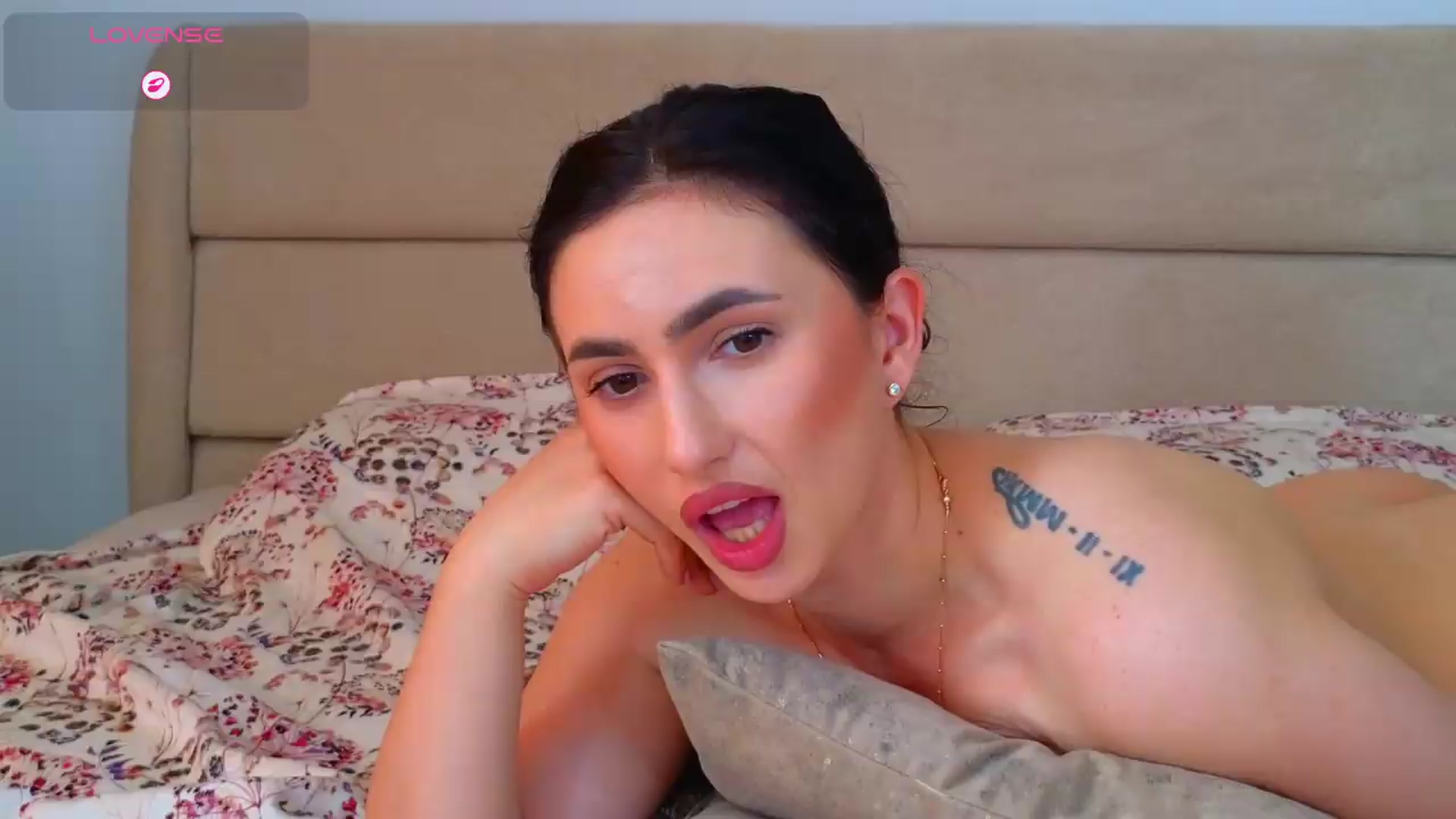 Gallery image thumbnail from YourDesiree_'s myfreecams stream on, 06/28/2026, 08:54 image 14 of 20