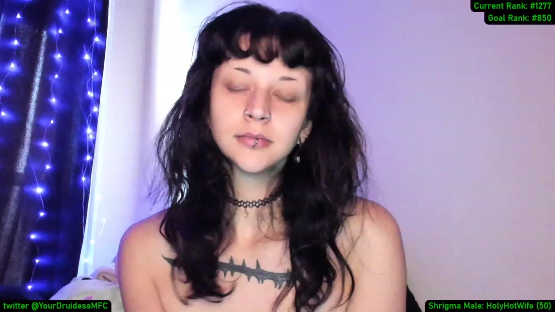 Gallery image thumbnail from YourDruidess's myfreecams stream on, 12/05/2022, 19:53 image 7 of 20