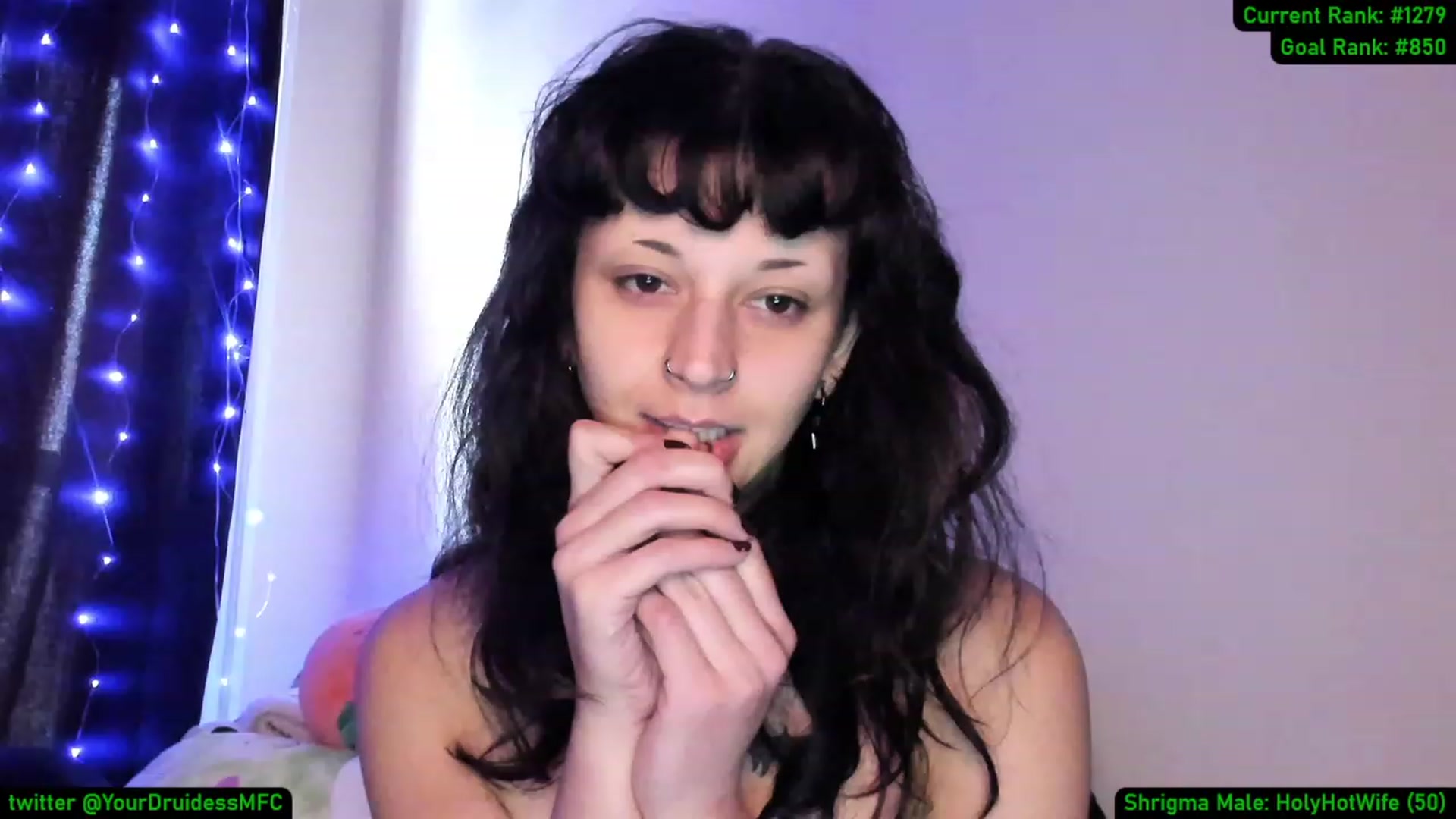 Gallery image thumbnail from YourDruidess's myfreecams stream on, 12/05/2022, 19:53 image 10 of 20