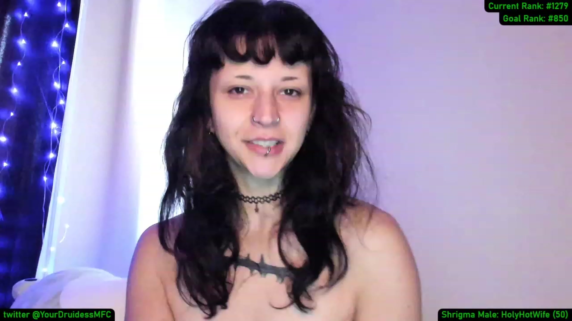 Gallery image thumbnail from YourDruidess's myfreecams stream on, 12/05/2022, 19:53 image 12 of 20