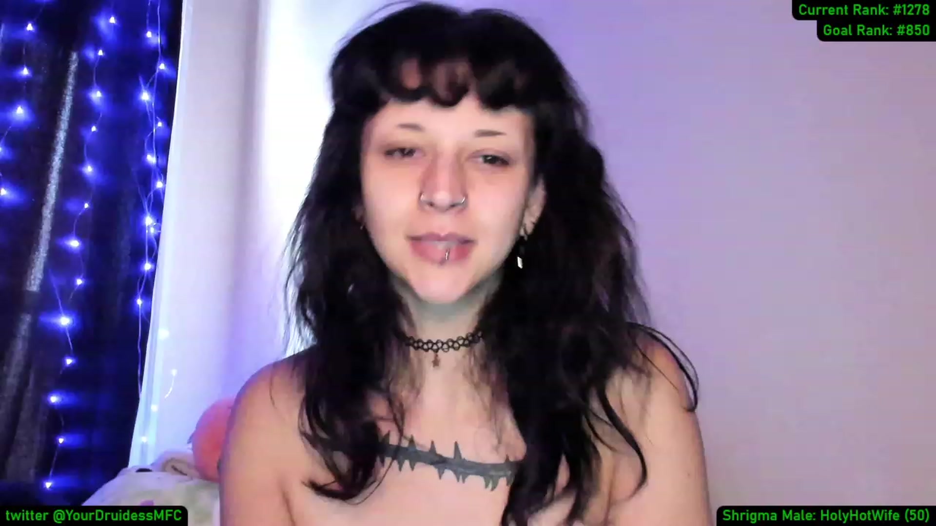 Gallery image thumbnail from YourDruidess's myfreecams stream on, 12/05/2022, 19:53 image 9 of 20