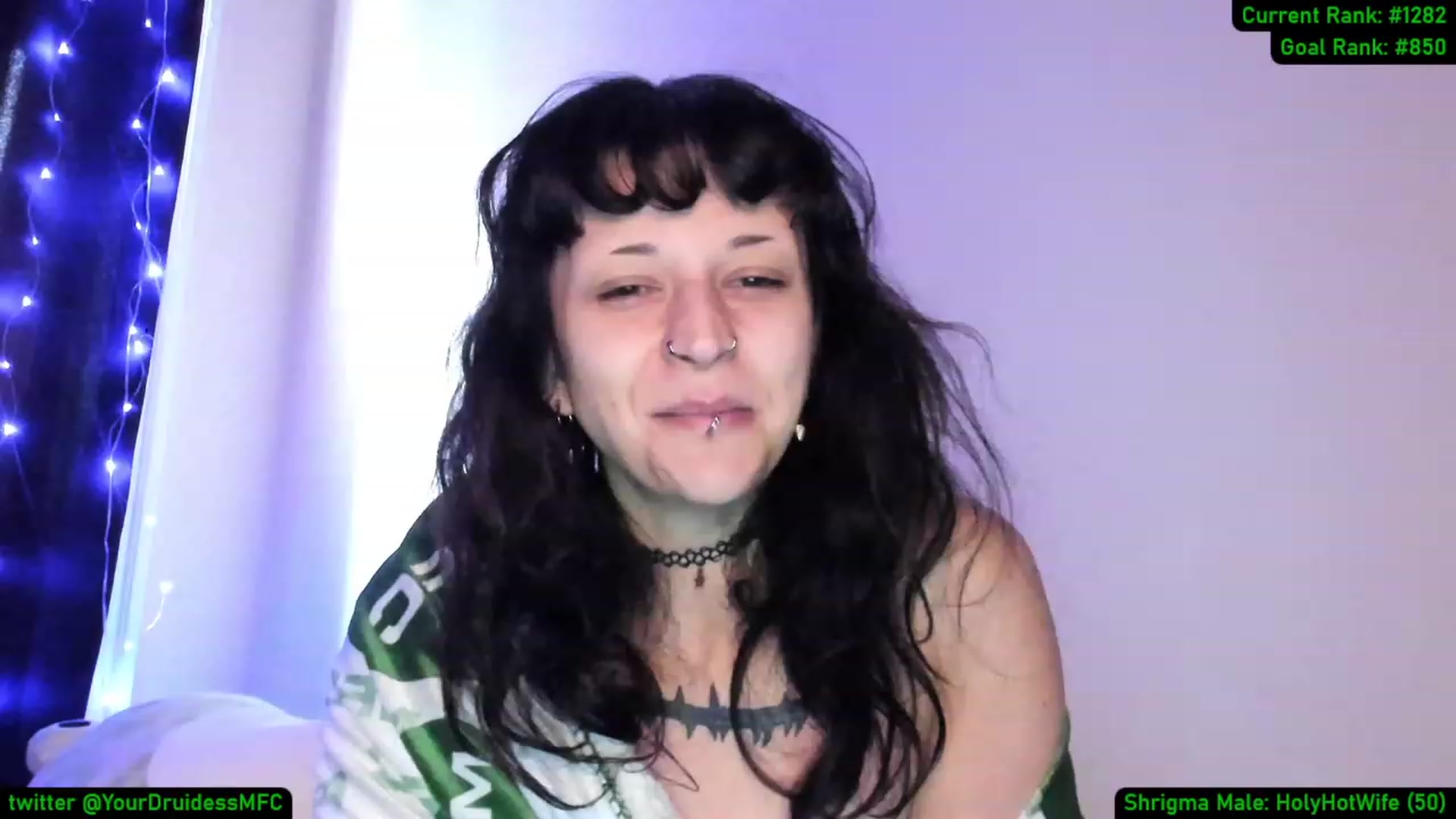 Gallery image thumbnail from YourDruidess's myfreecams stream on, 12/05/2022, 19:53 image 17 of 20