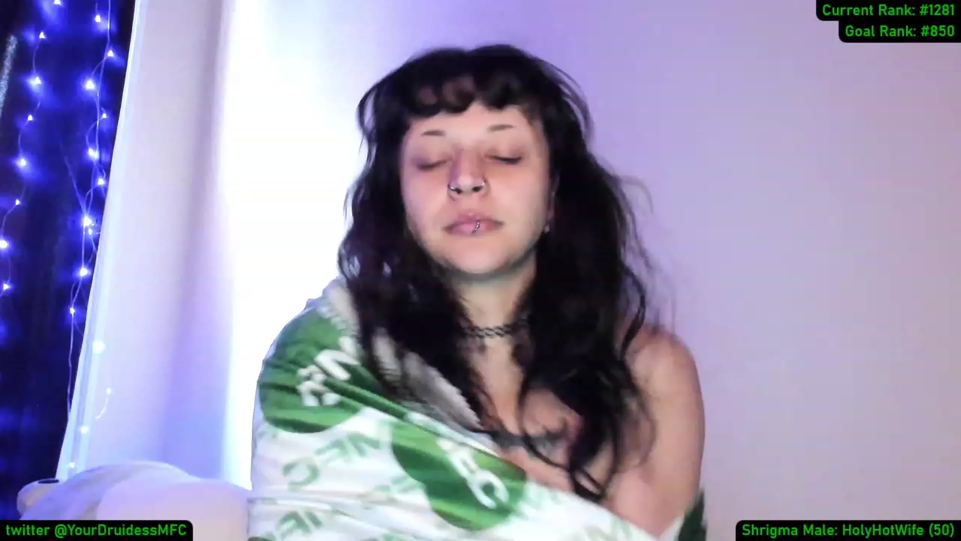 Gallery image thumbnail from YourDruidess's myfreecams stream on, 12/05/2022, 19:53 image 16 of 20
