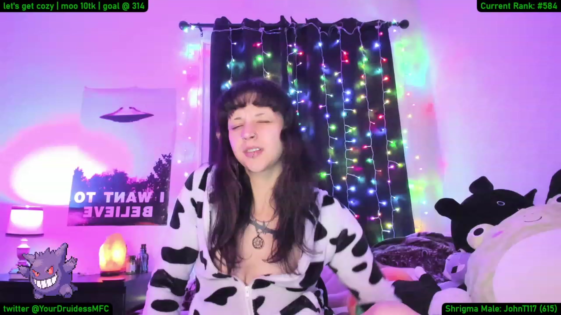 Gallery image thumbnail from YourDruidess's myfreecams stream on, 12/19/2022, 08:10 image 7 of 20