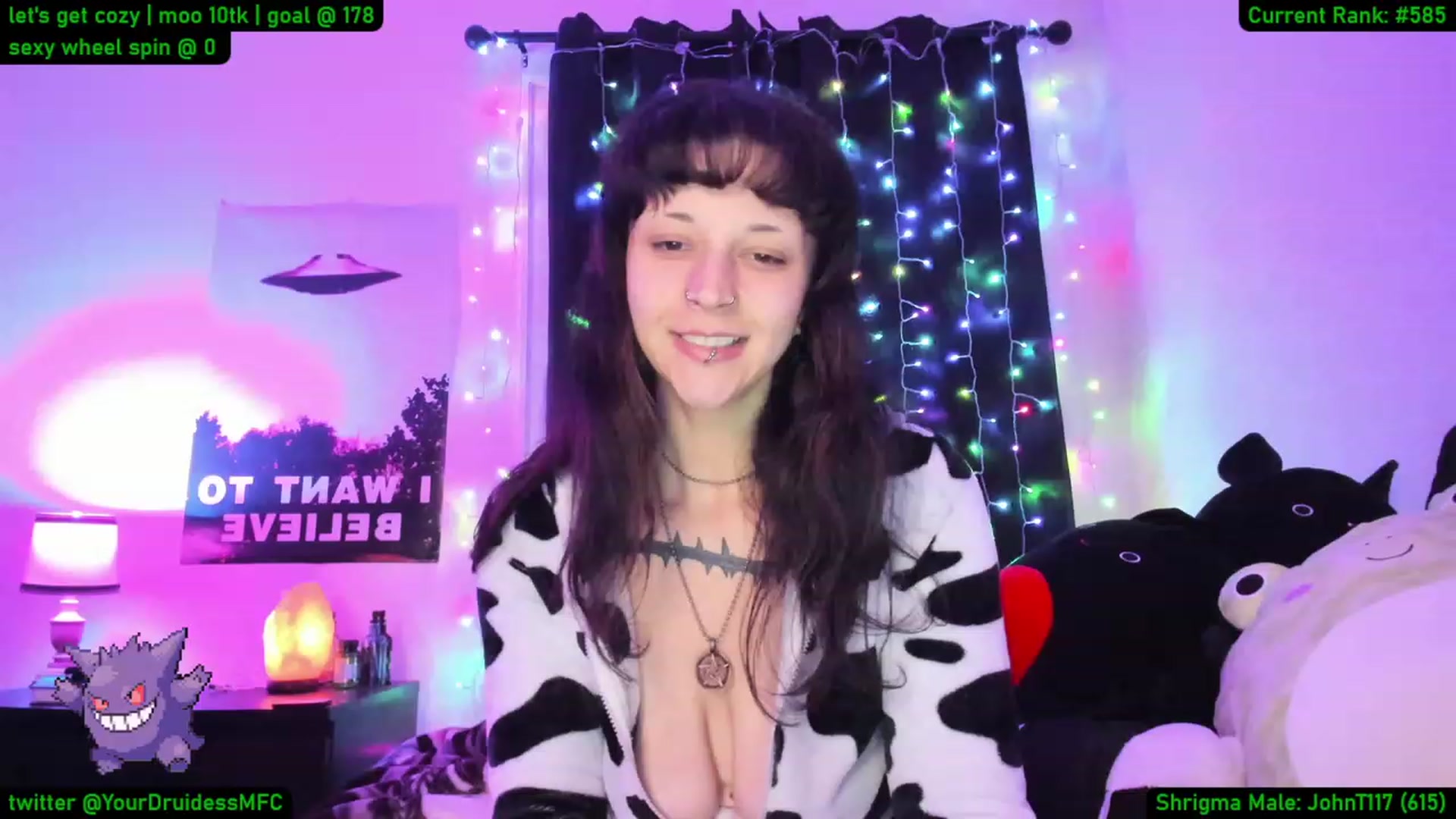 Gallery image thumbnail from YourDruidess's myfreecams stream on, 12/19/2022, 08:10 image 13 of 20