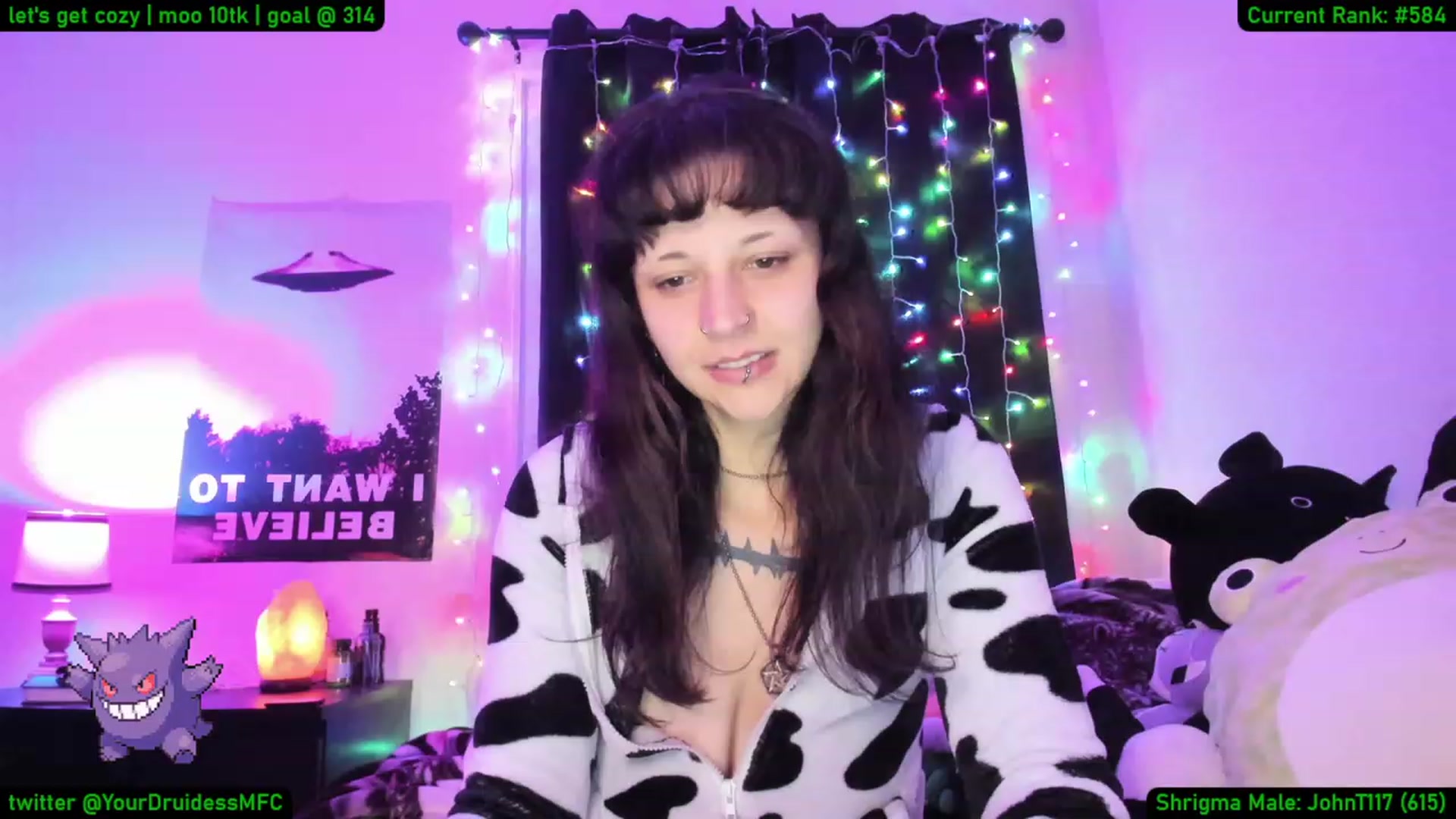 Gallery image thumbnail from YourDruidess's myfreecams stream on, 12/19/2022, 08:10 image 4 of 20