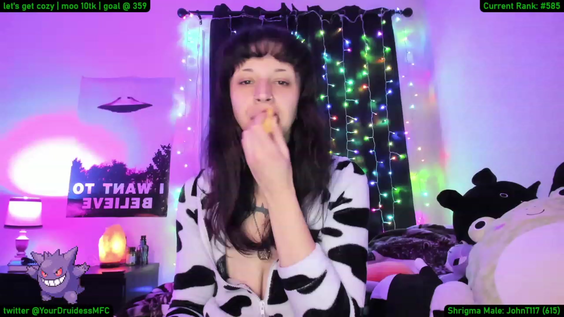 Gallery image thumbnail from YourDruidess's myfreecams stream on, 12/19/2022, 08:10 image 2 of 20