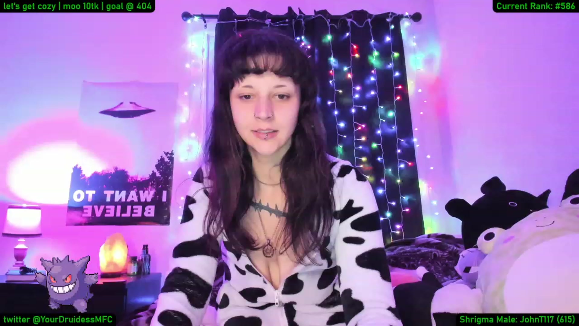 Gallery image thumbnail from YourDruidess's myfreecams stream on, 12/19/2022, 08:10 image 1 of 20