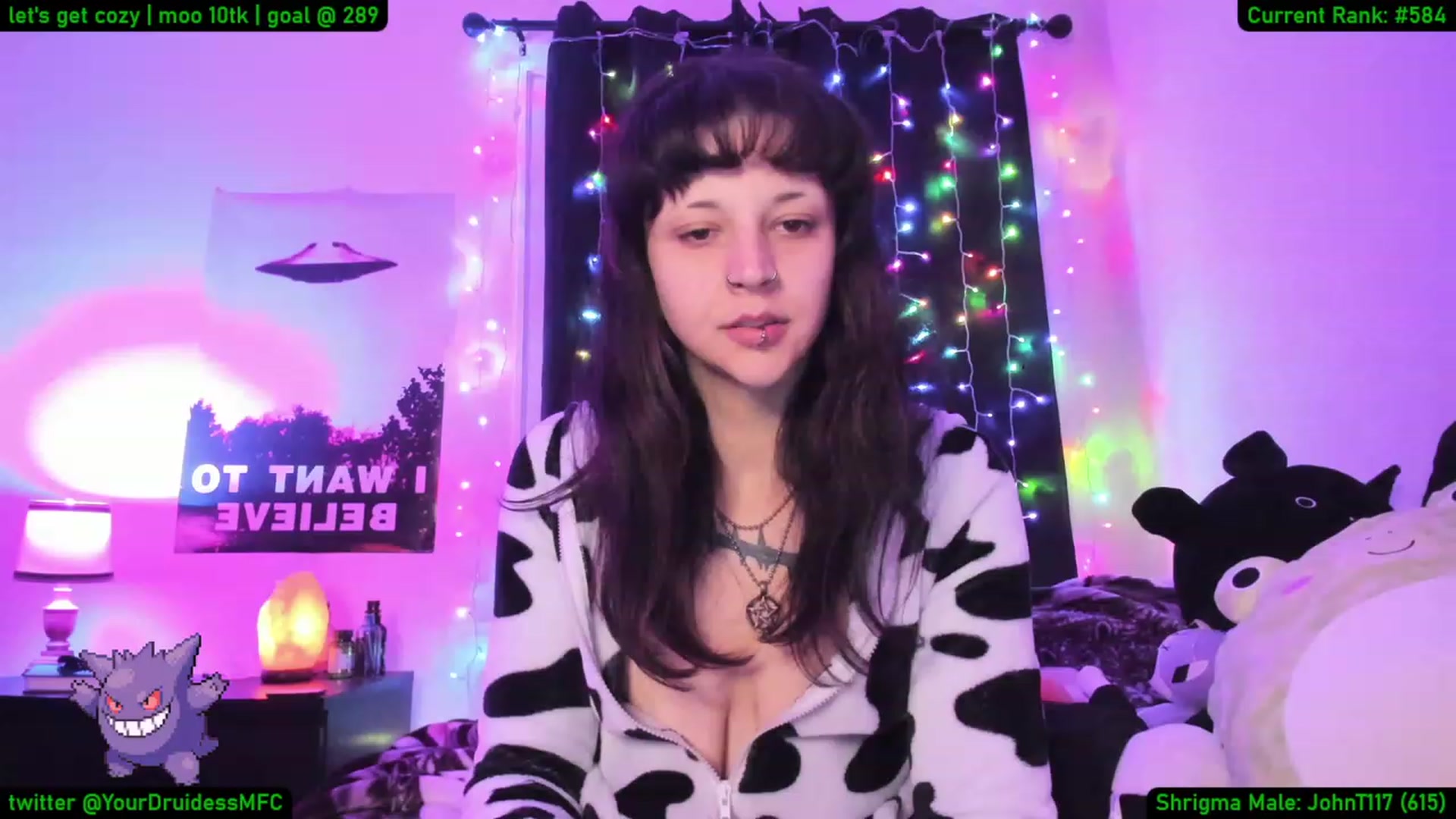 Gallery image thumbnail from YourDruidess's myfreecams stream on, 12/19/2022, 08:10 image 9 of 20