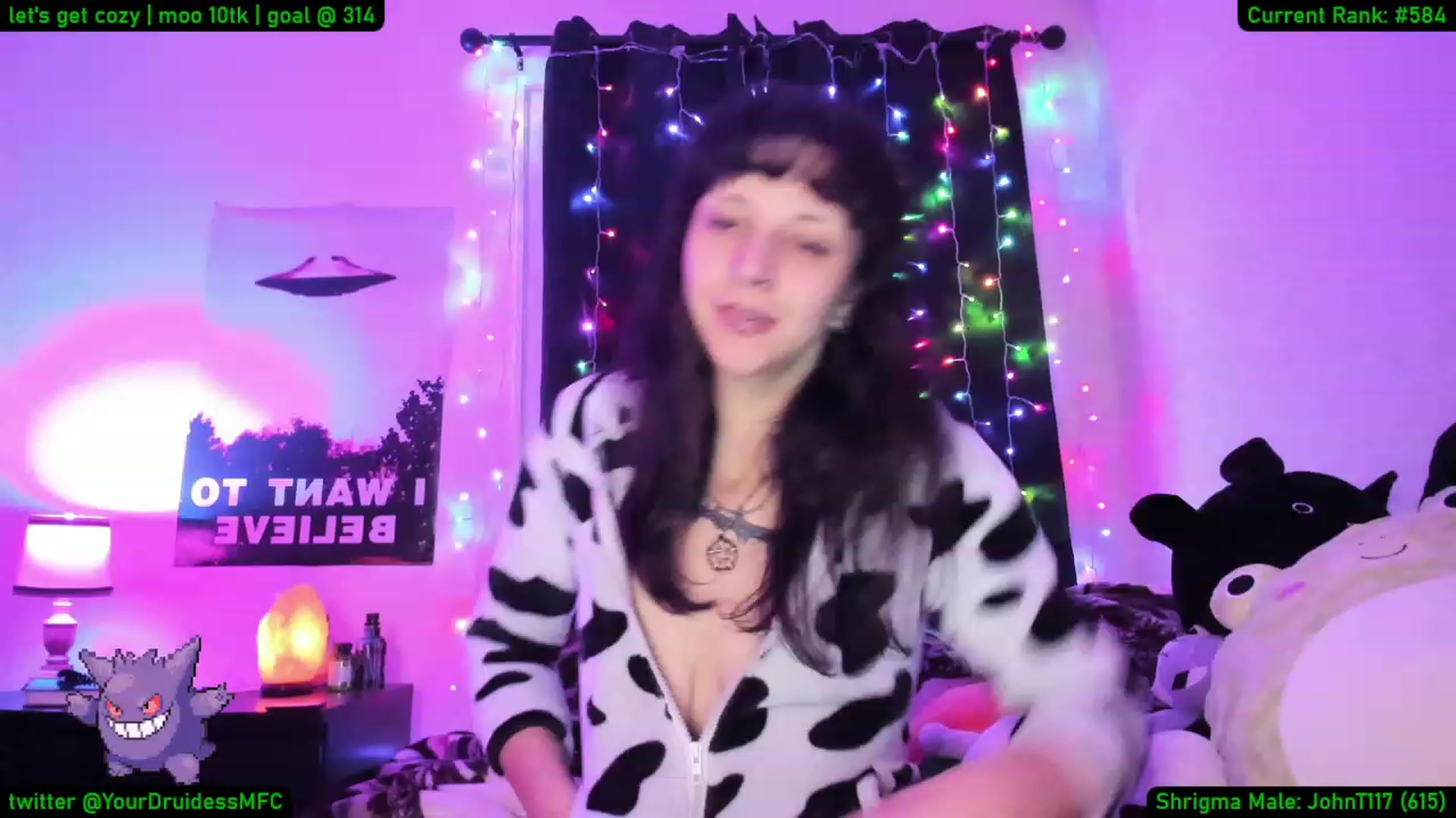 Gallery image thumbnail from YourDruidess's myfreecams stream on, 12/19/2022, 08:10 image 6 of 20
