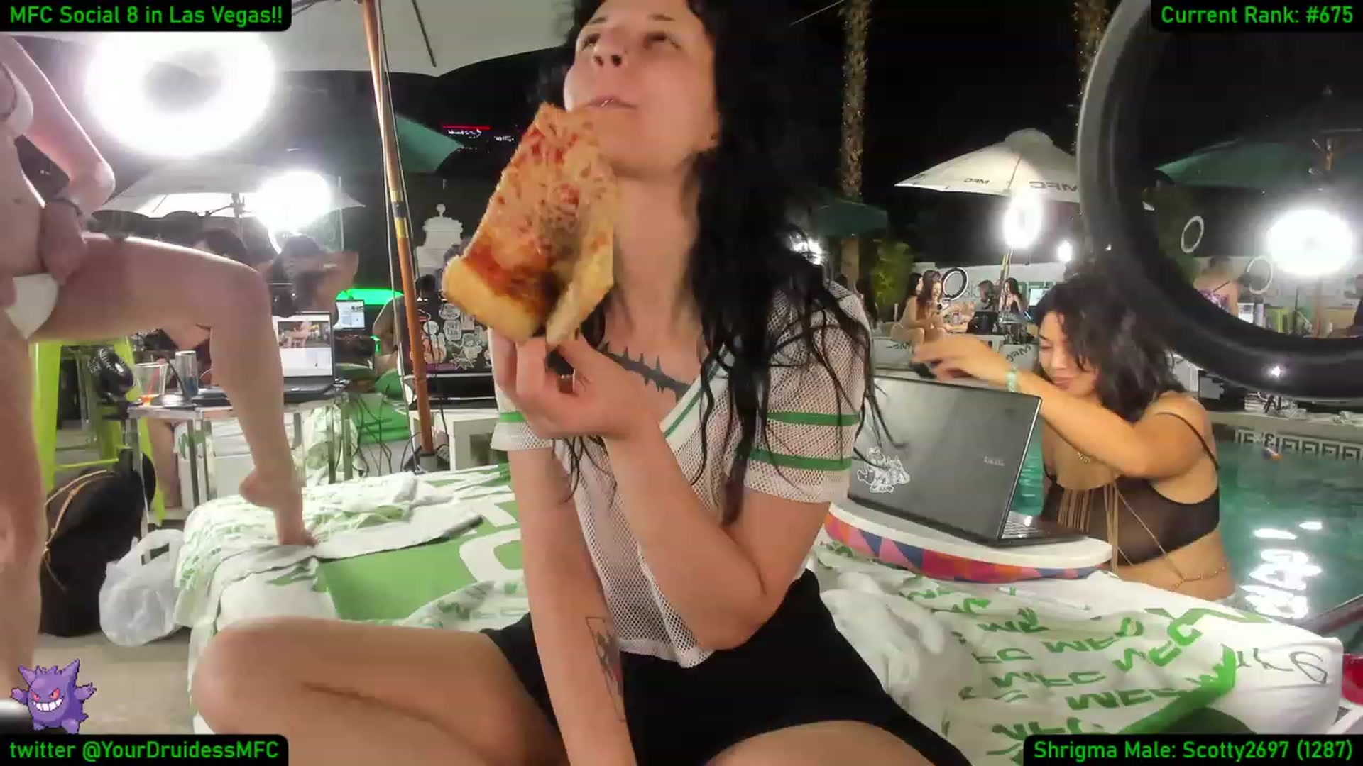 Gallery image thumbnail from YourDruidess's myfreecams stream on, 05/24/2023, 04:32 image 17 of 20