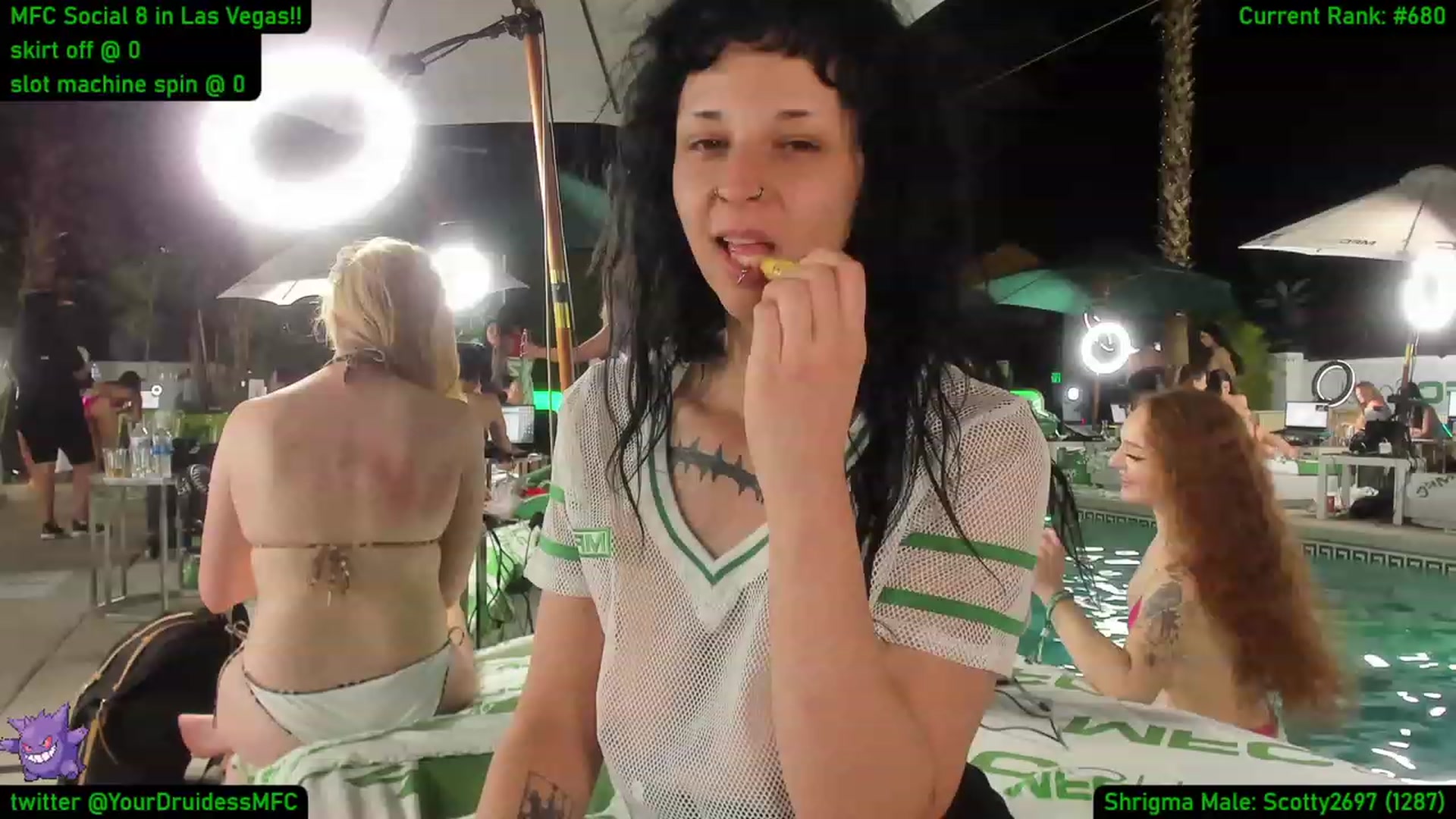 Gallery image thumbnail from YourDruidess's myfreecams stream on, 05/24/2023, 04:32 image 6 of 20