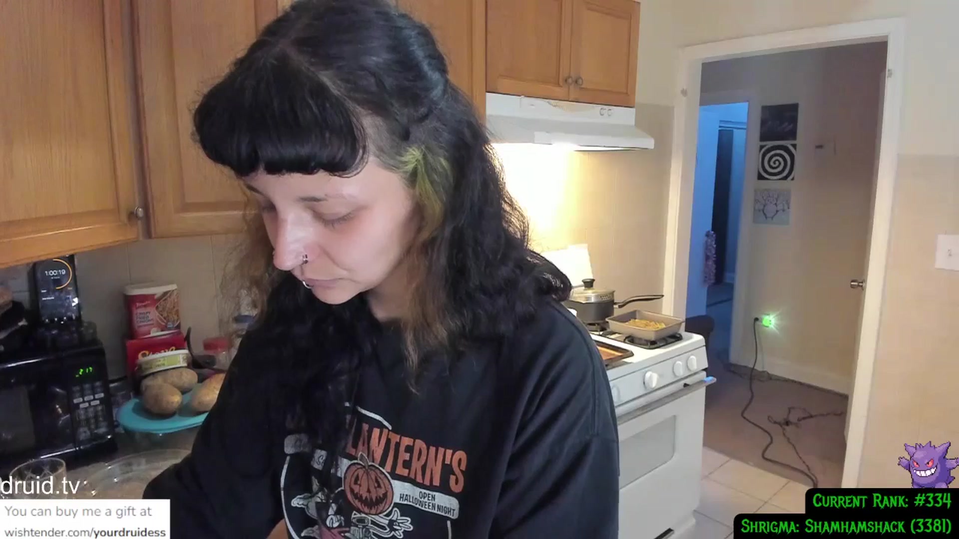 Gallery image thumbnail from YourDruidess's myfreecams stream on, 11/24/2023, 01:13 image 14 of 20