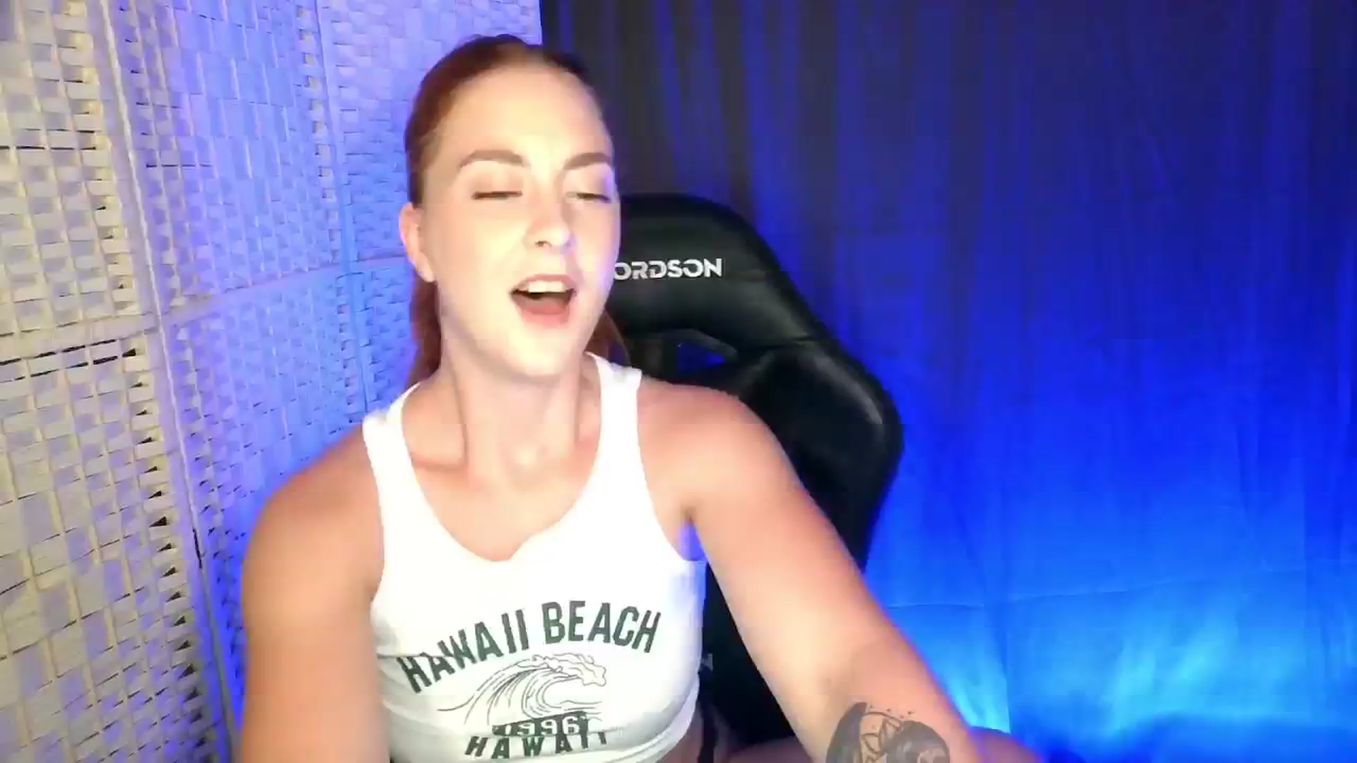Gallery image thumbnail from YourEmilyRose's myfreecams stream on, 07/17/2025, 20:28 image 17 of 20