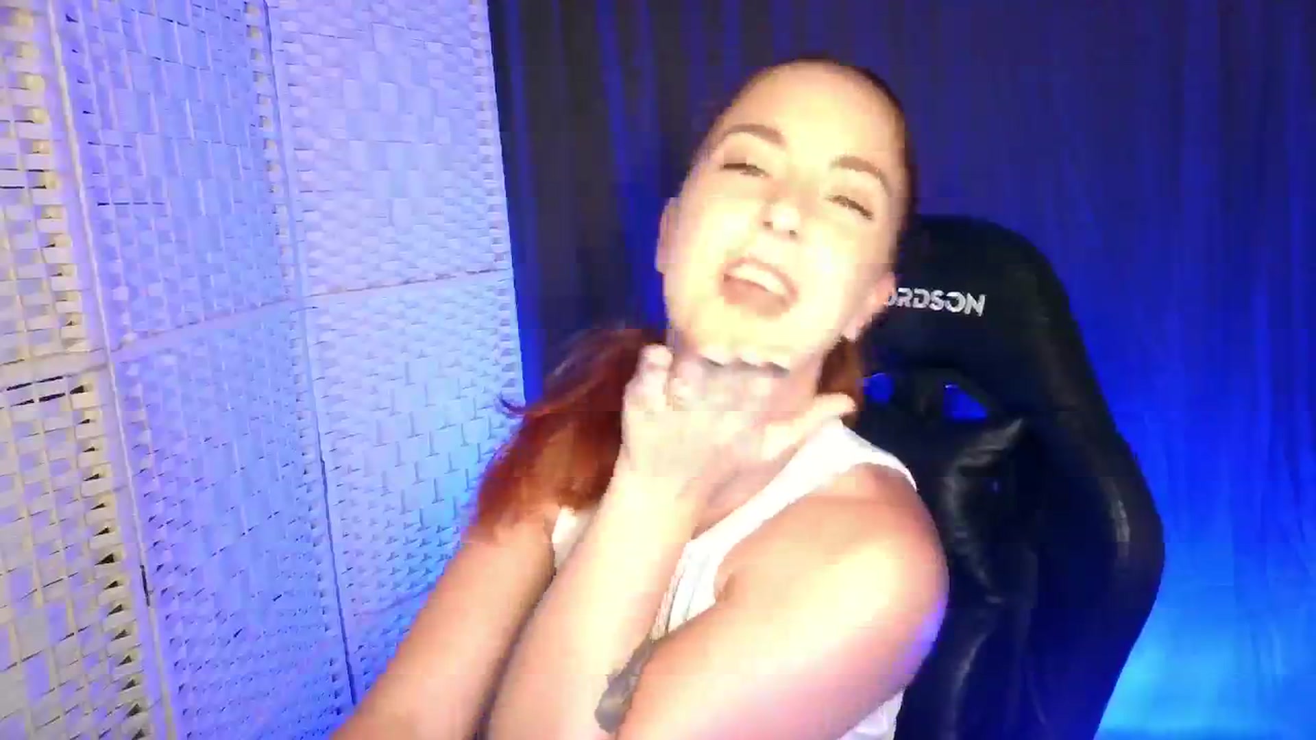 Gallery image thumbnail from YourEmilyRose's myfreecams stream on, 07/17/2025, 22:19 image 16 of 20