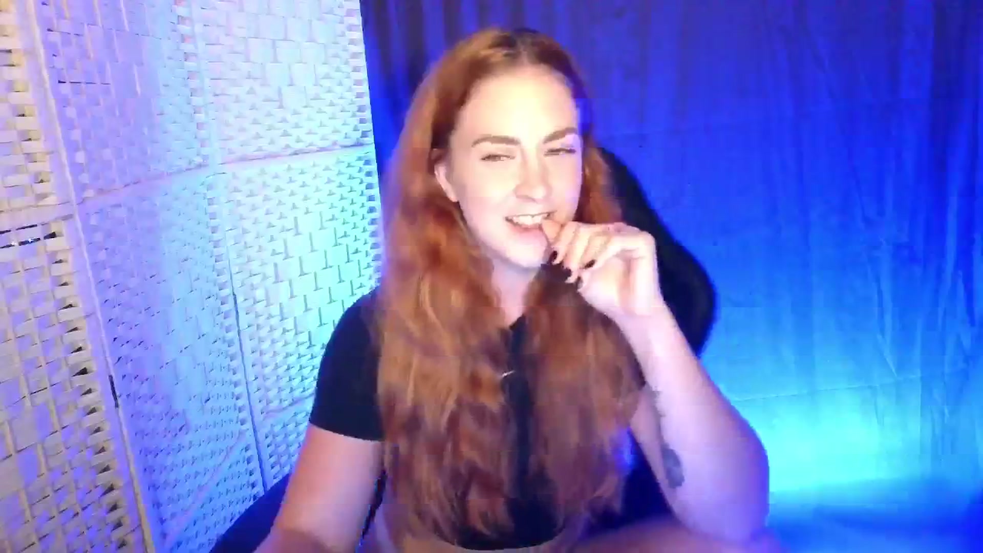 Gallery image thumbnail from YourEmilyRose's myfreecams stream on, 08/27/2025, 22:39 image 11 of 20