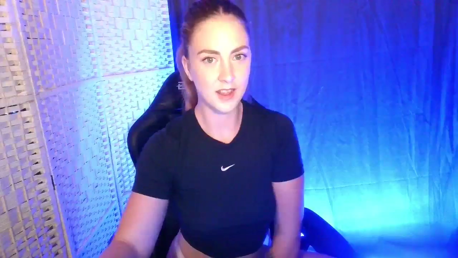 Gallery image thumbnail from YourEmilyRose's myfreecams stream on, 08/27/2025, 22:39 image 8 of 20