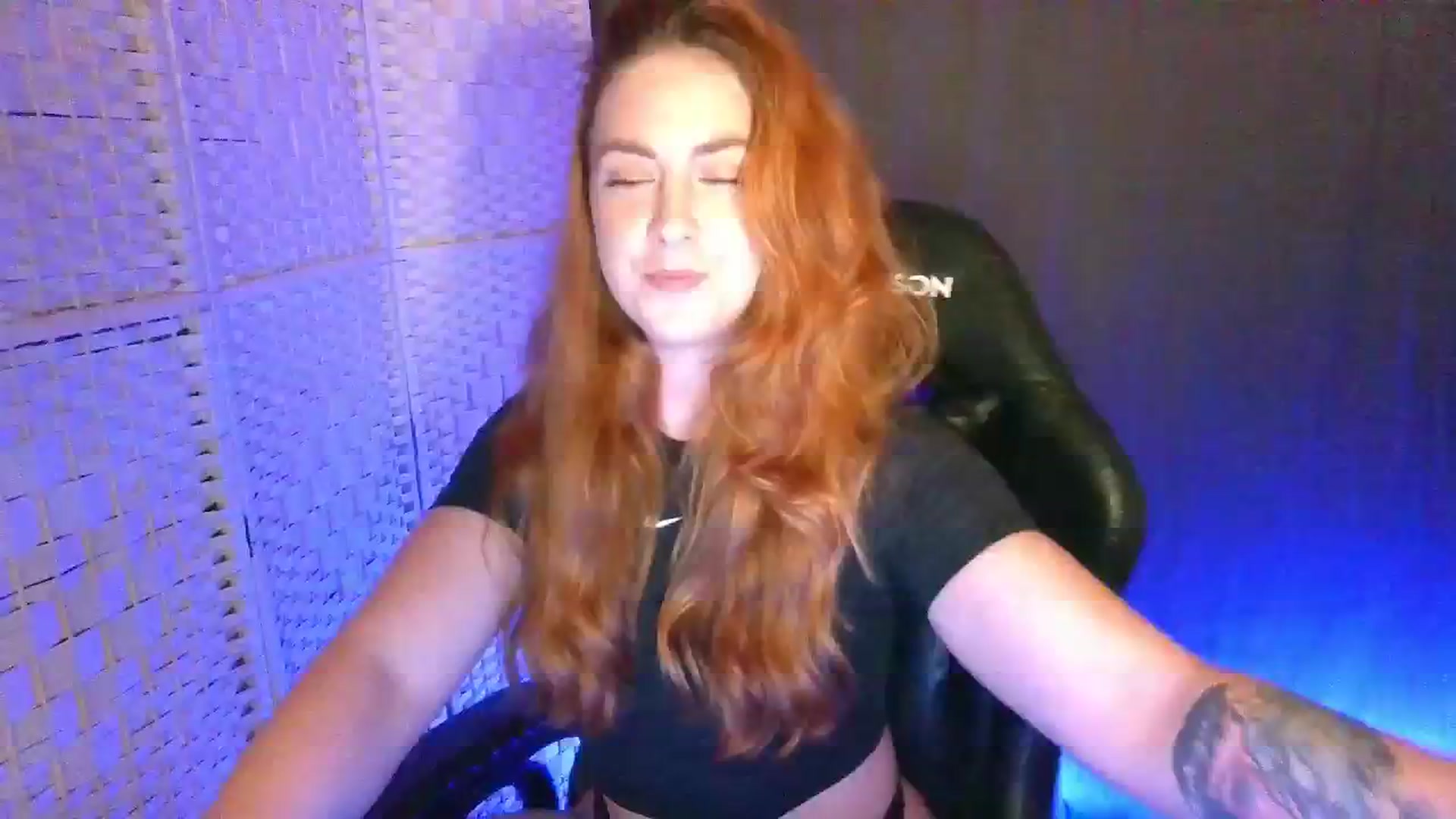 Gallery image thumbnail from YourEmilyRose's myfreecams stream on, 11/27/2025, 24:04 image 12 of 20