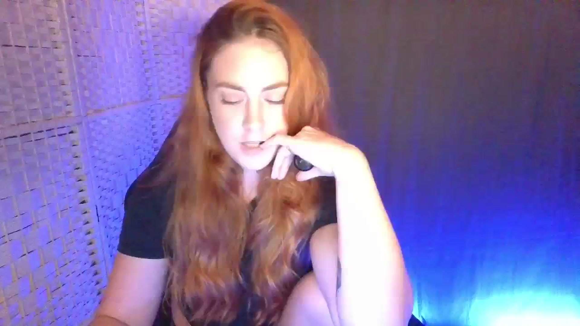 Gallery image thumbnail from YourEmilyRose's myfreecams stream on, 11/27/2025, 24:04 image 17 of 20