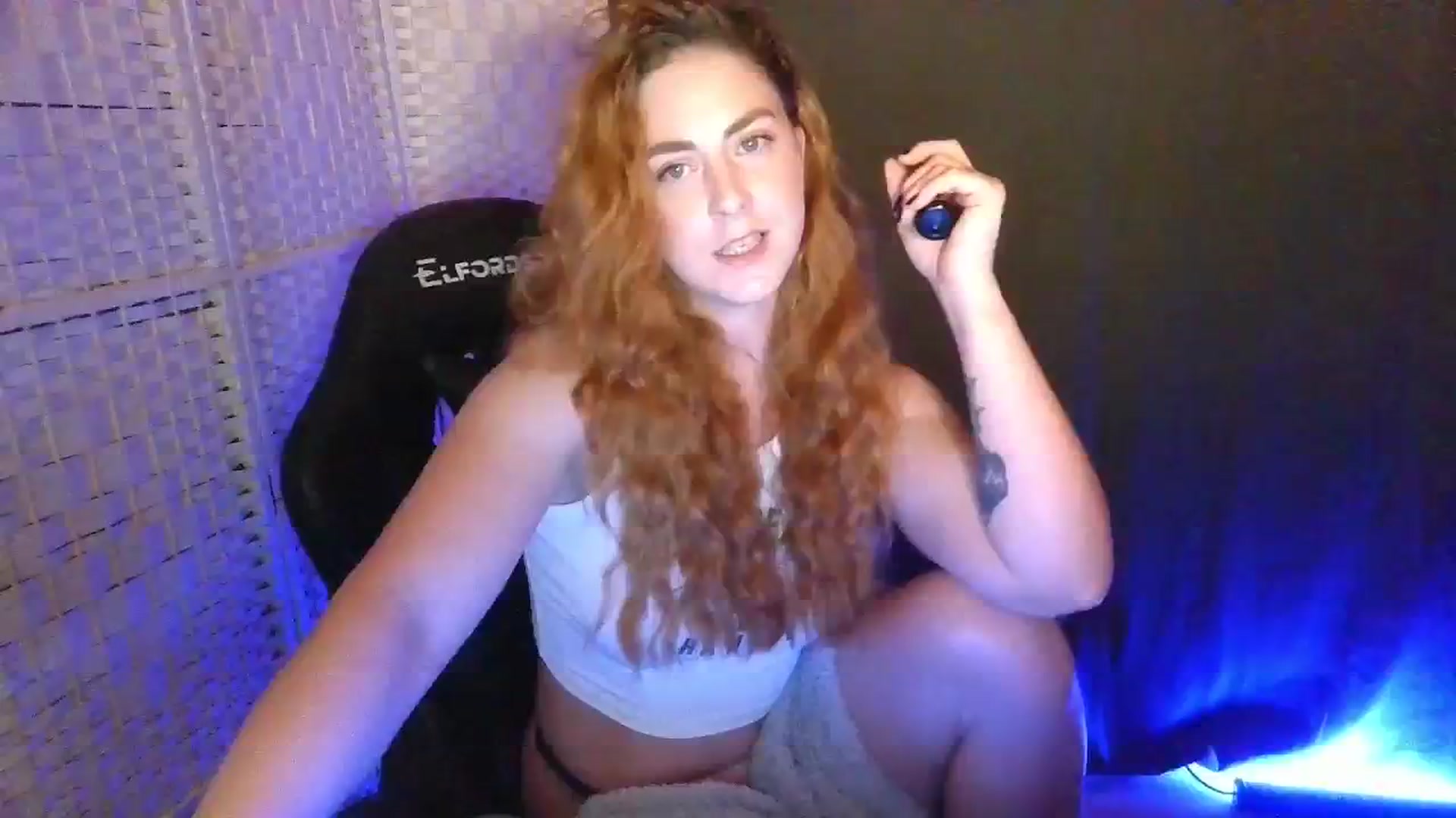 Gallery image thumbnail from YourEmilyRose's myfreecams stream on, 01/14/2026, 22:49 image 19 of 20