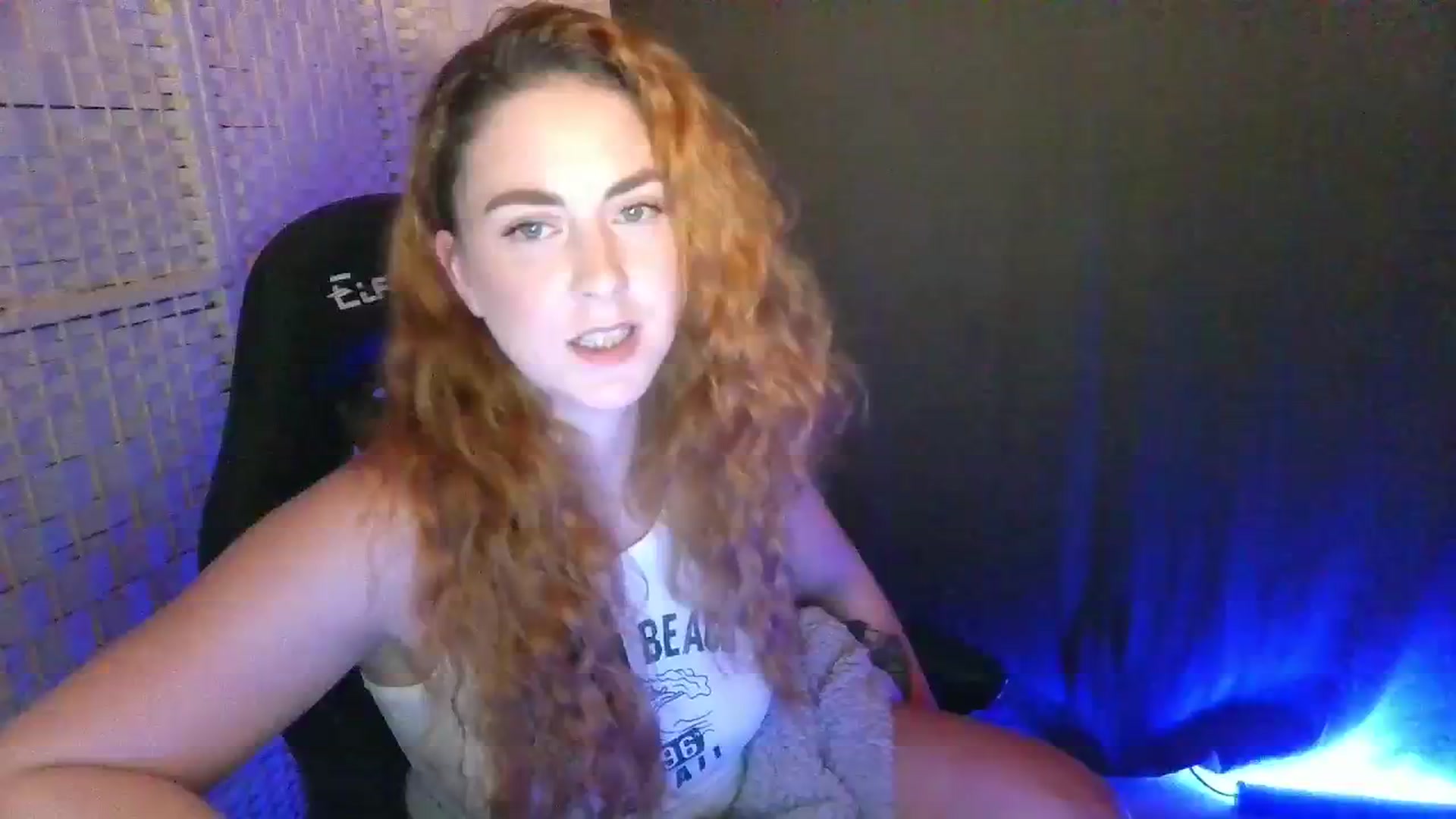 Gallery image thumbnail from YourEmilyRose's myfreecams stream on, 01/14/2026, 22:49 image 10 of 20