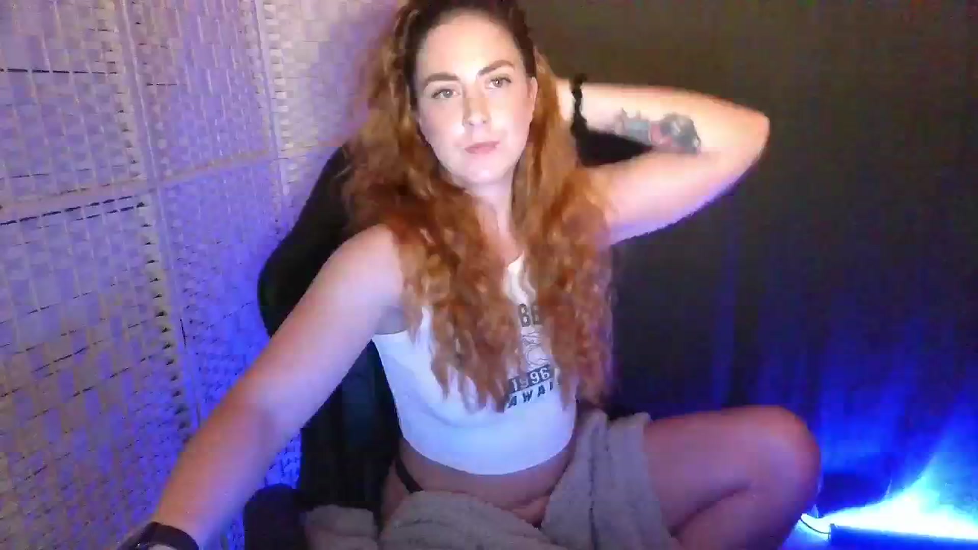 Gallery image thumbnail from YourEmilyRose's myfreecams stream on, 01/14/2026, 22:49 image 18 of 20