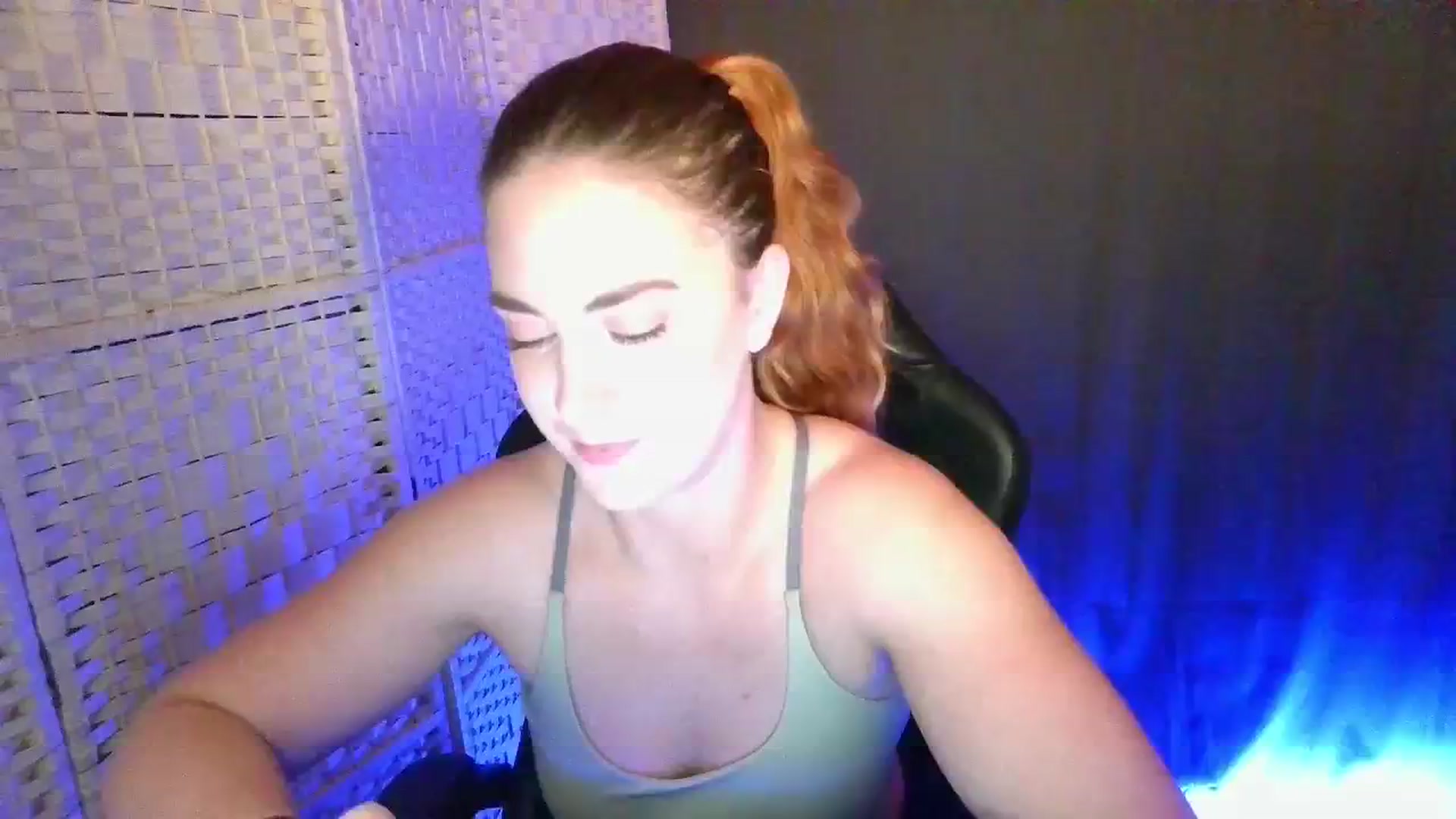 Gallery image thumbnail from YourEmilyRose's myfreecams stream on, 01/15/2026, 23:00 image 11 of 20