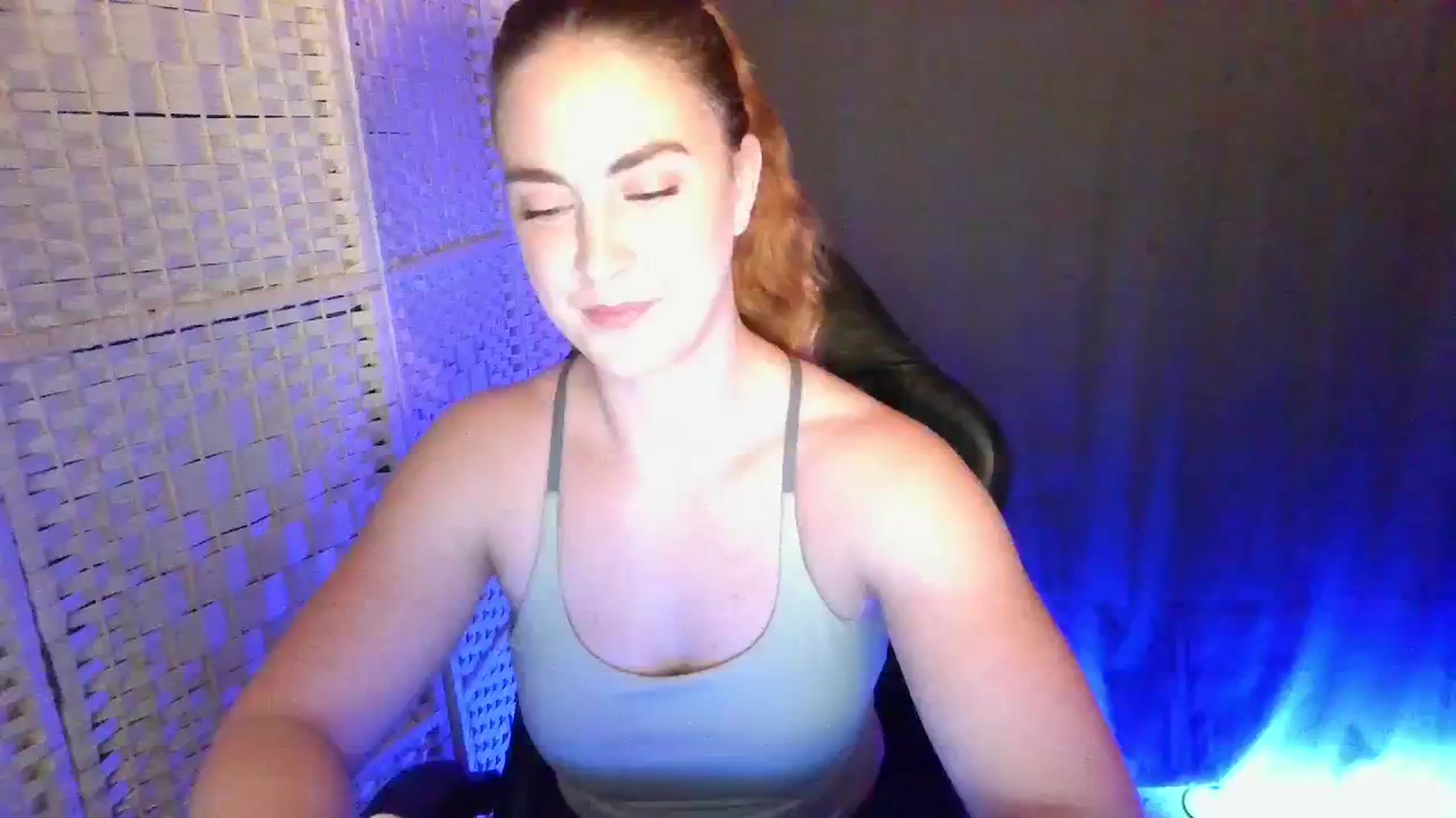 Gallery image thumbnail from YourEmilyRose's myfreecams stream on, 01/15/2026, 23:00 image 12 of 20