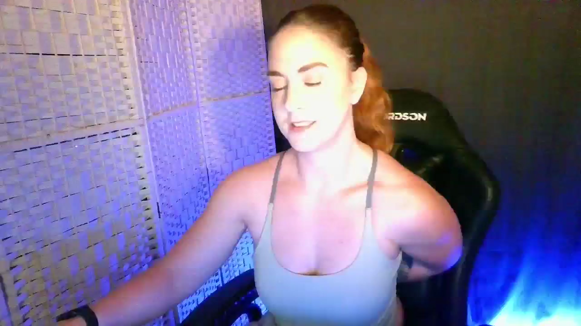 Gallery image thumbnail from YourEmilyRose's myfreecams stream on, 01/15/2026, 23:00 image 4 of 20