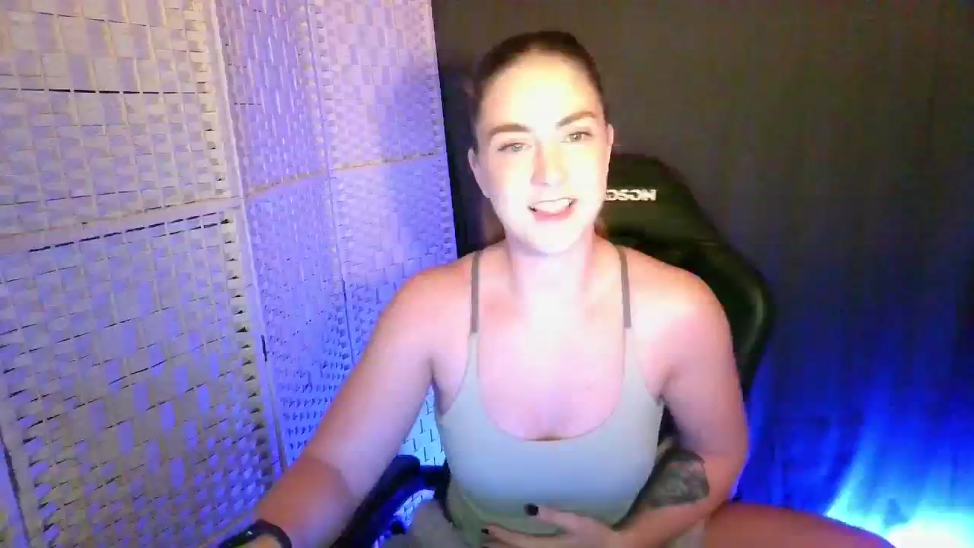 Gallery image thumbnail from YourEmilyRose's myfreecams stream on, 01/15/2026, 23:00 image 2 of 20