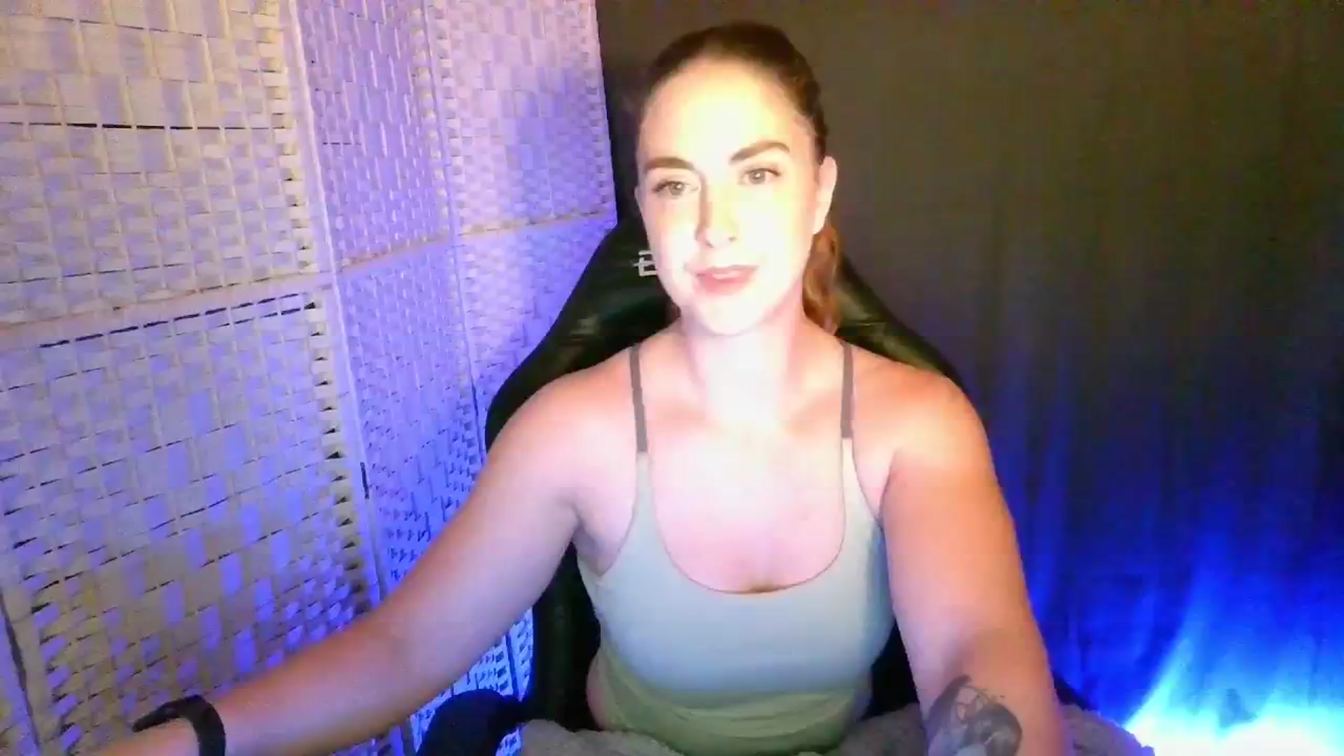 Gallery image thumbnail from YourEmilyRose's myfreecams stream on, 01/15/2026, 23:00 image 1 of 20
