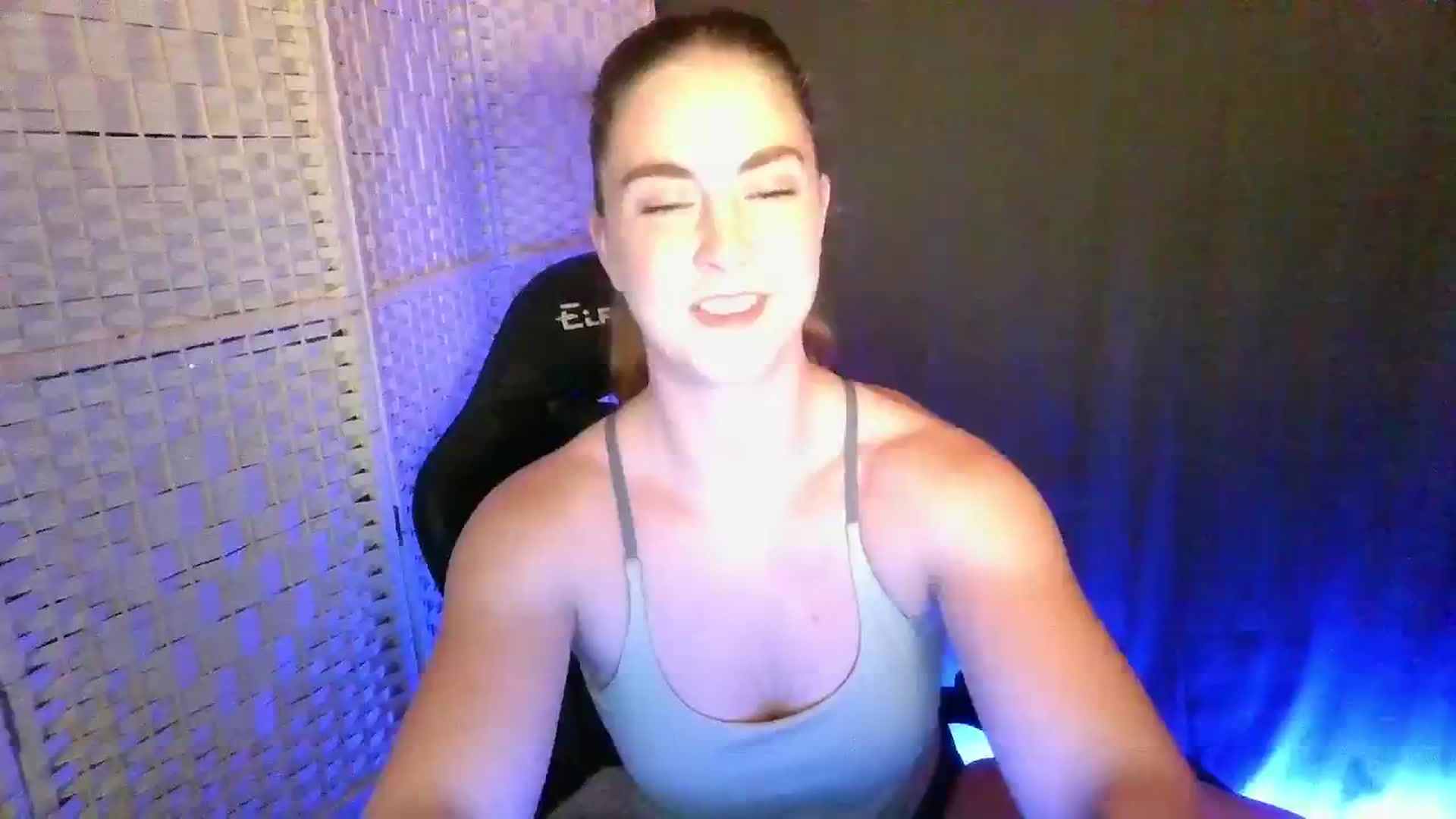 Gallery image thumbnail from YourEmilyRose's myfreecams stream on, 01/15/2026, 23:00 image 5 of 20