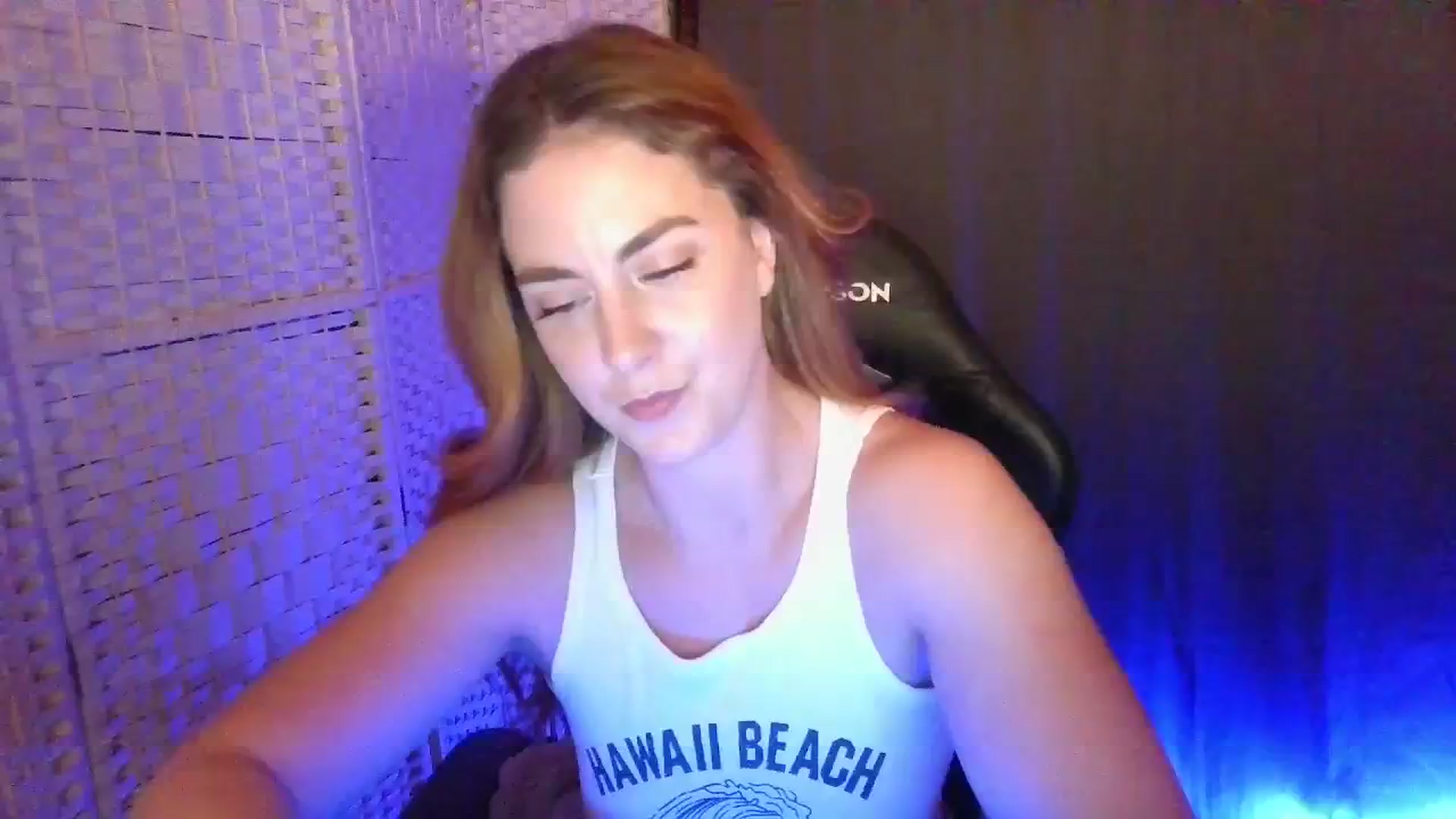Gallery image thumbnail from YourEmilyRose's myfreecams stream on, 01/21/2026, 21:44 image 17 of 20