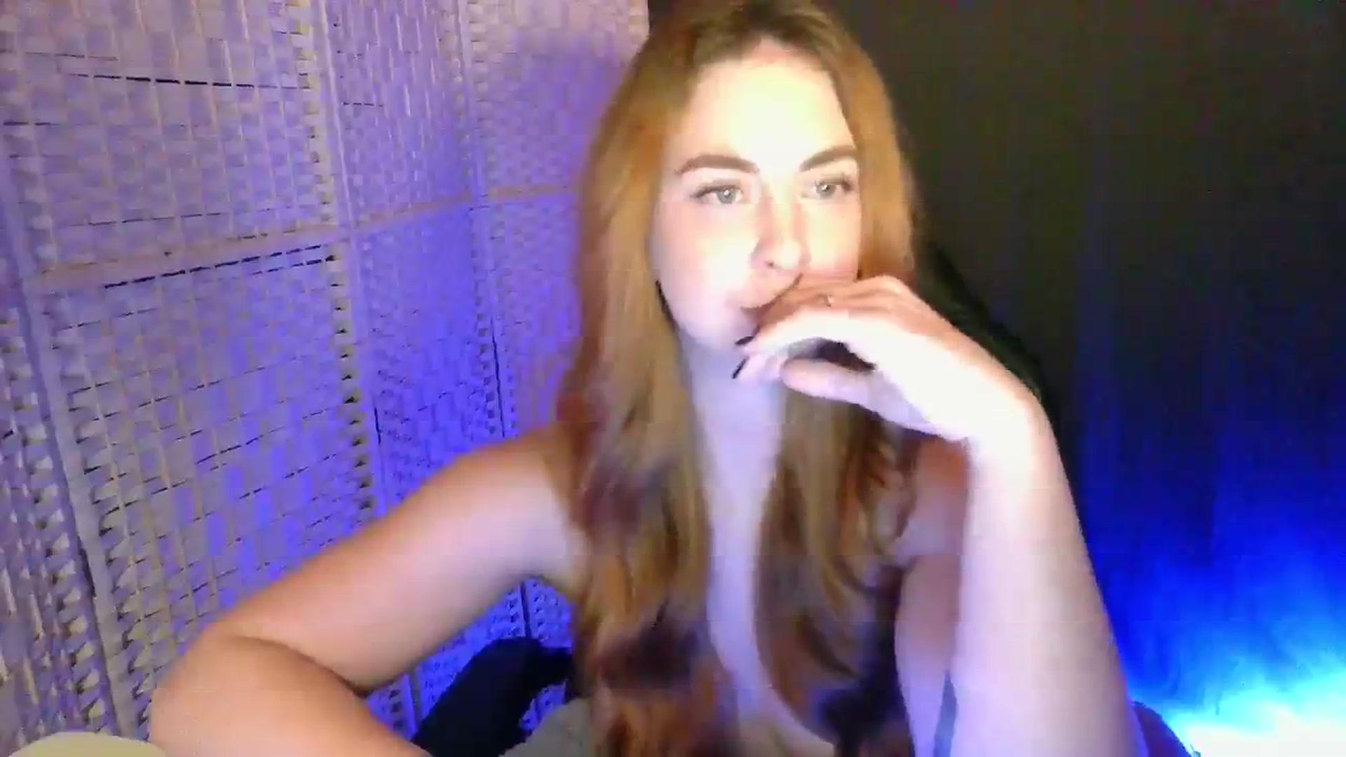 Gallery image thumbnail from YourEmilyRose's myfreecams stream on, 01/21/2026, 22:34 image 14 of 20