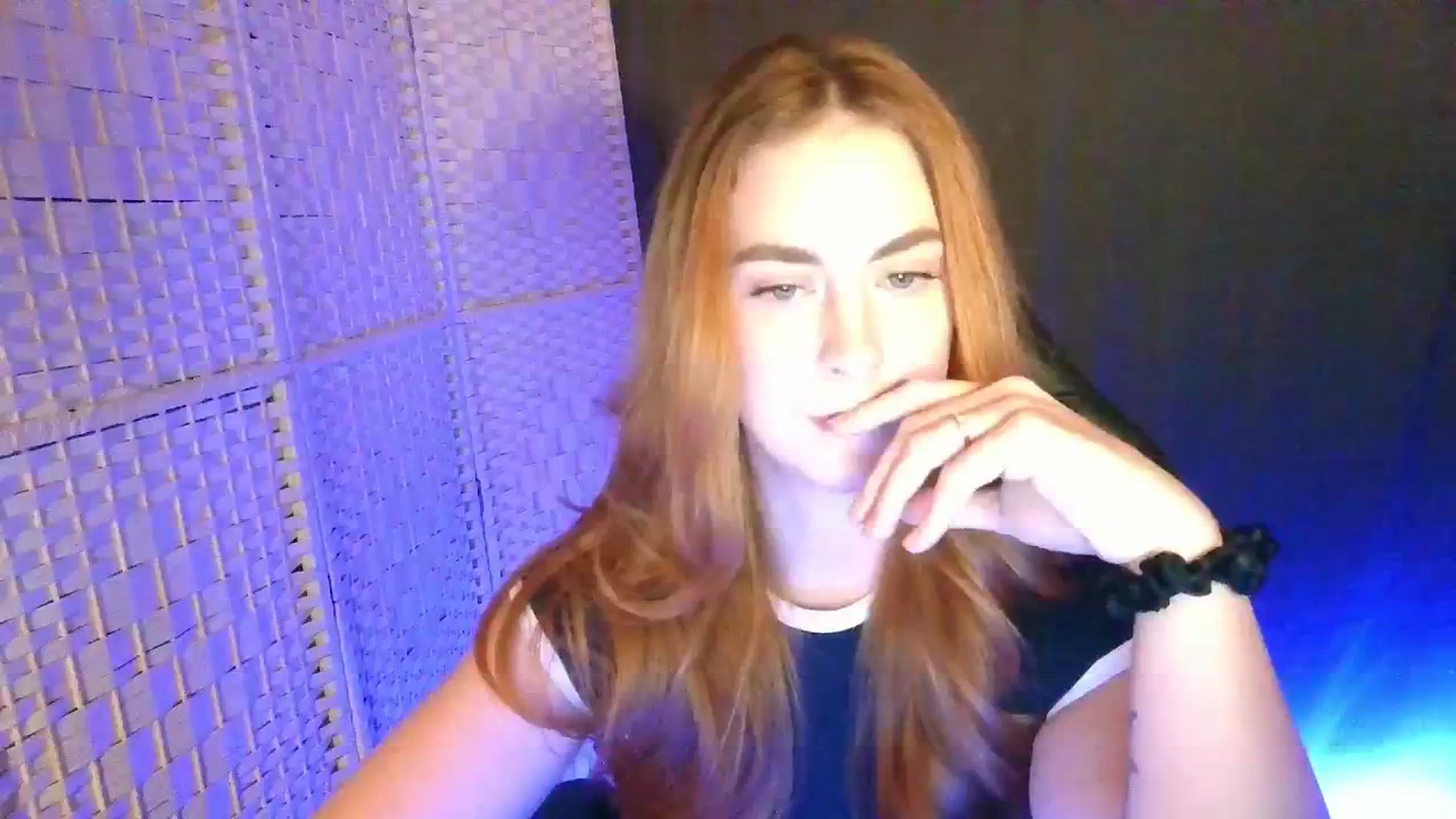 Gallery image thumbnail from YourEmilyRose's myfreecams stream on, 02/19/2026, 22:13 image 1 of 20