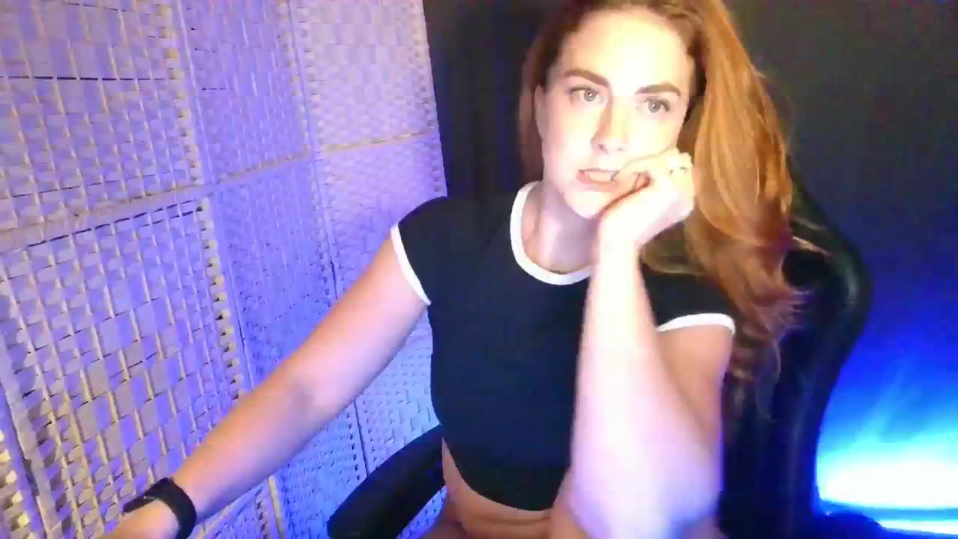 Gallery image thumbnail from YourEmilyRose's myfreecams stream on, 02/19/2026, 22:13 image 14 of 20