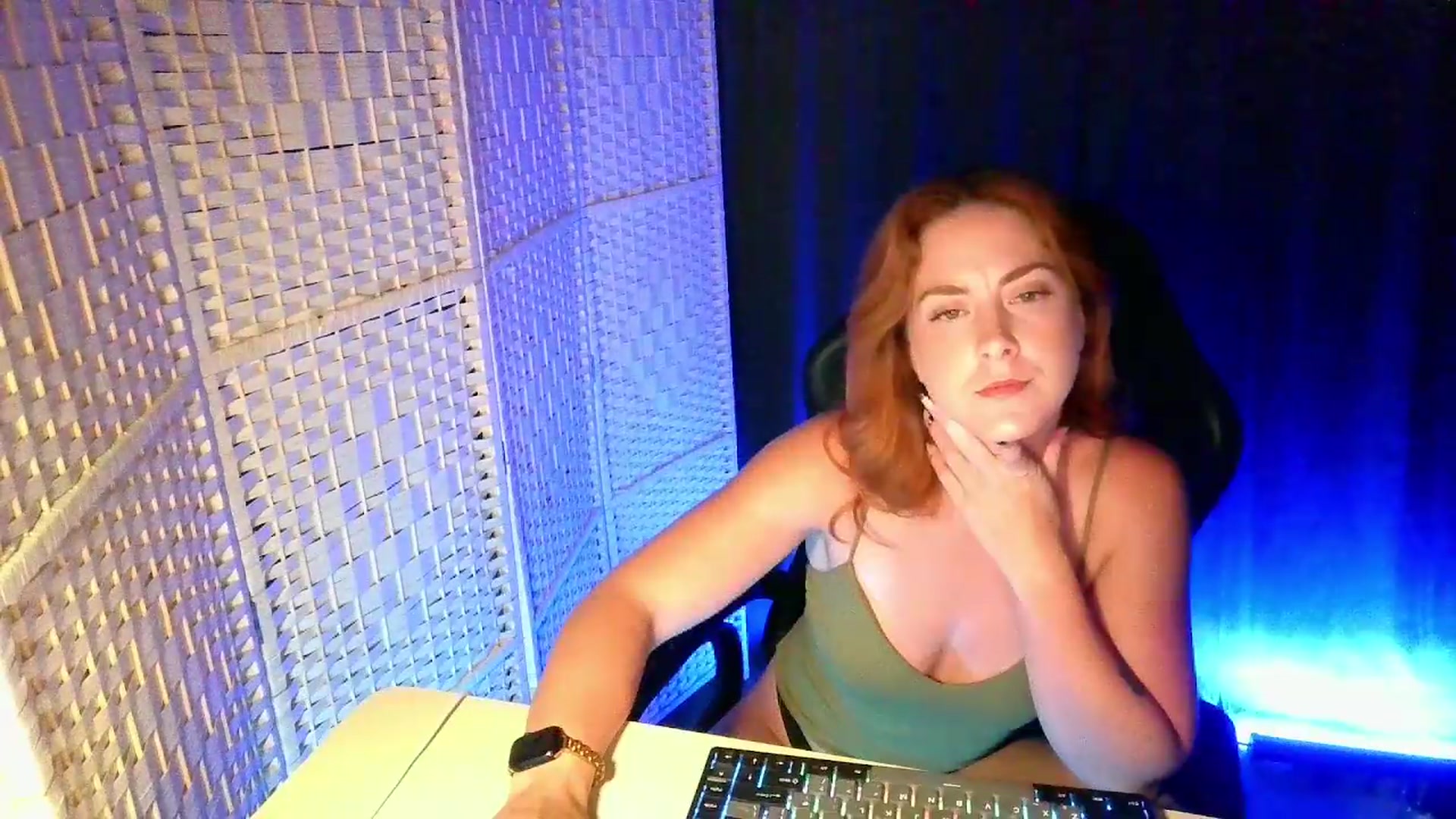 Gallery image thumbnail from YourEmilyRose's myfreecams stream on, 07/20/2026, 21:42 image 18 of 20