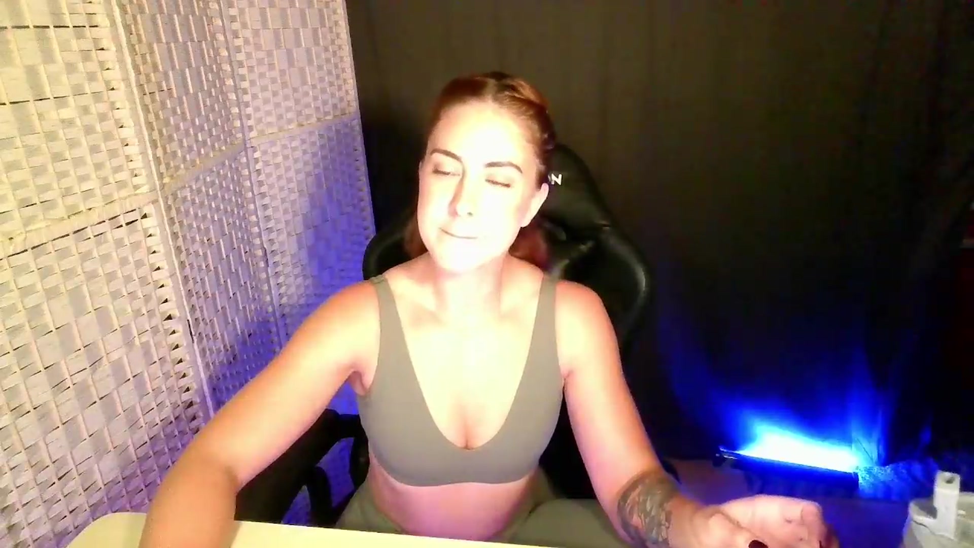 Gallery image thumbnail from YourEmilyRose's myfreecams stream on, 08/08/2026, 22:59 image 11 of 20