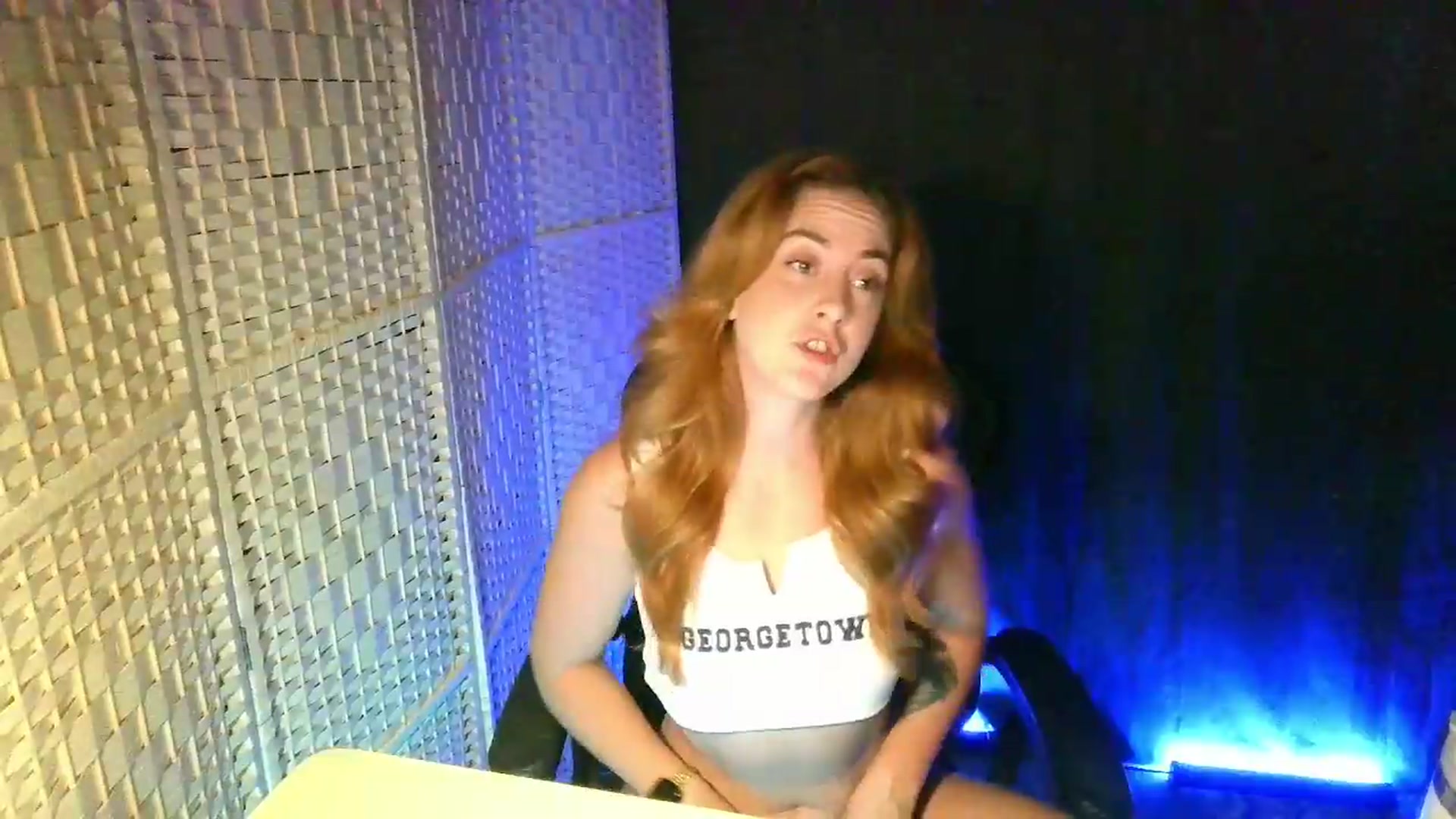 Gallery image thumbnail from YourEmilyRose's myfreecams stream on, 08/27/2026, 22:27 image 17 of 20